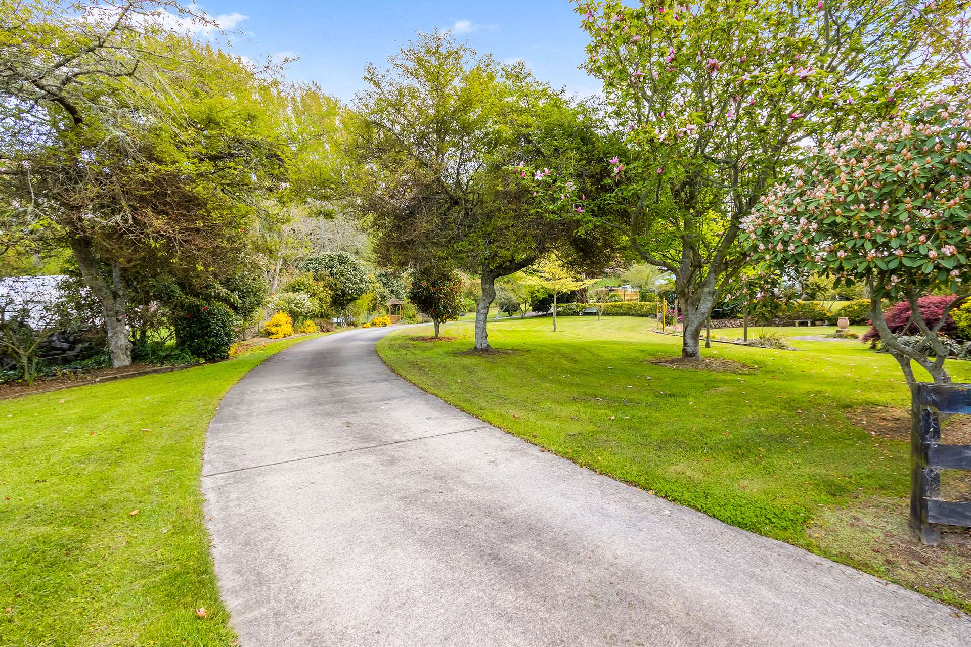 1009 Waikite Valley Road photo 7