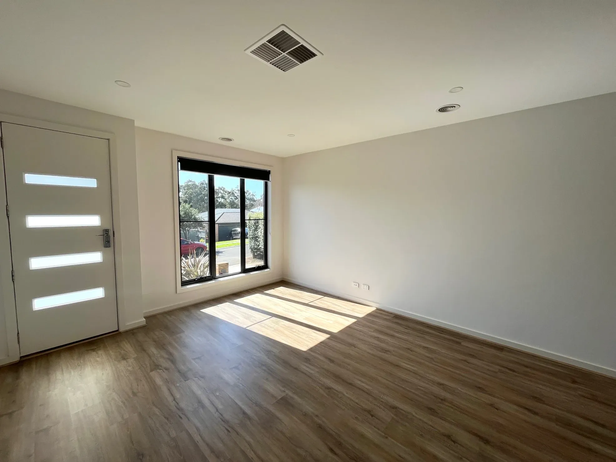 1/14 Park View Road, Drouin, VIC 3818