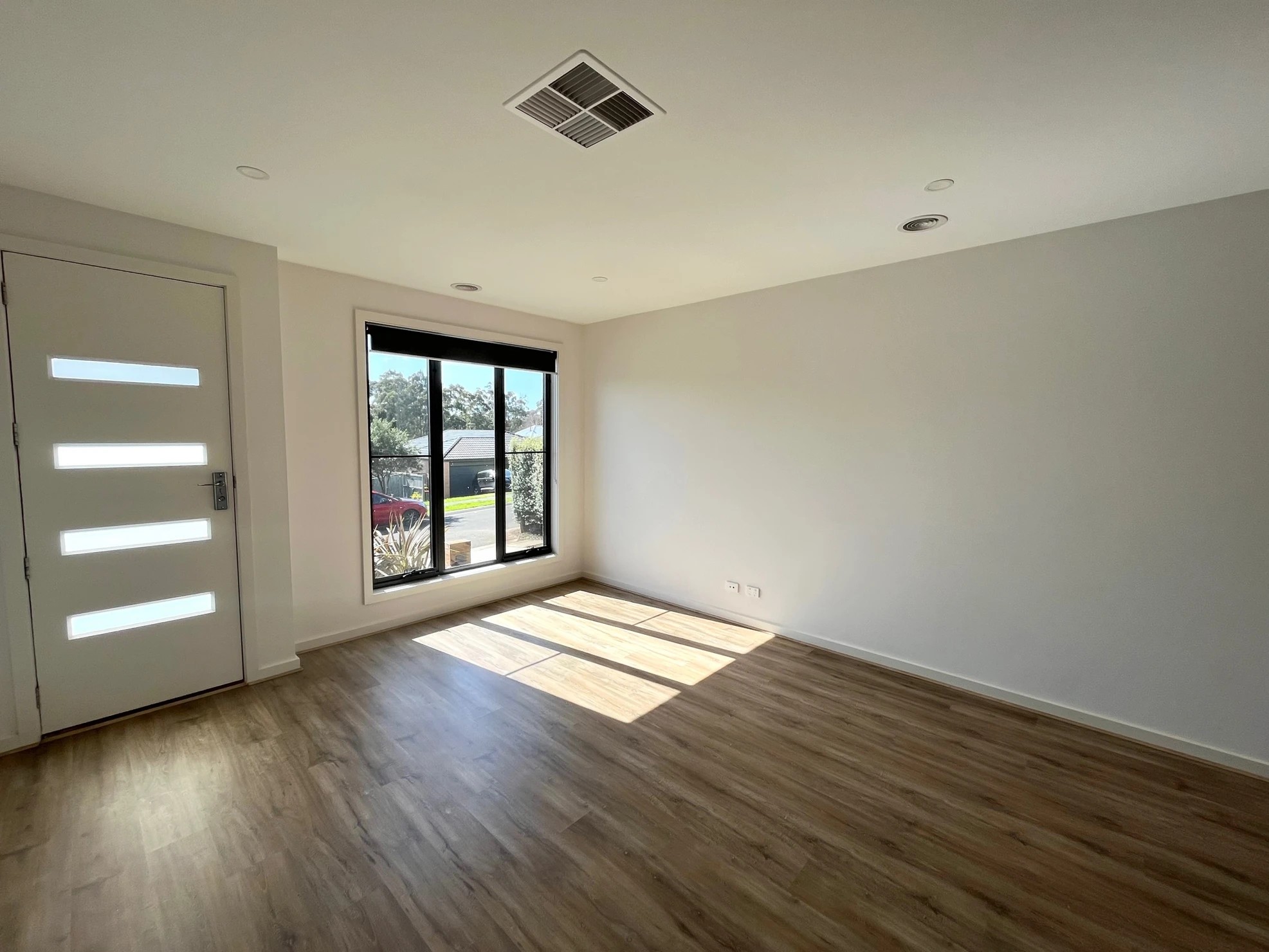 1/14 Park View Road, Drouin, VIC 3818