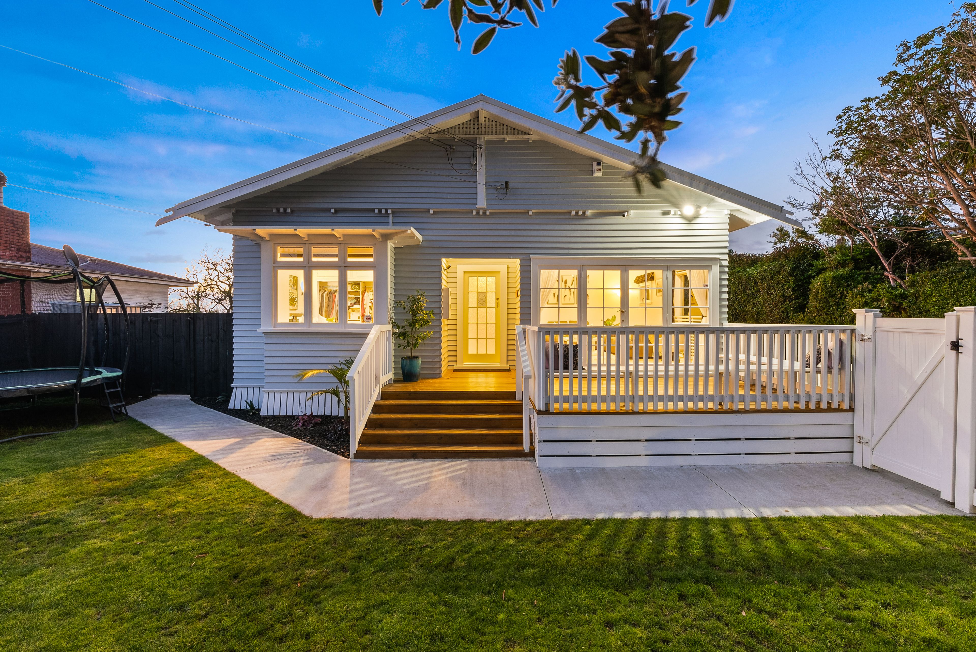 15 Hillcrest Road, Papatoetoe, Manukau City