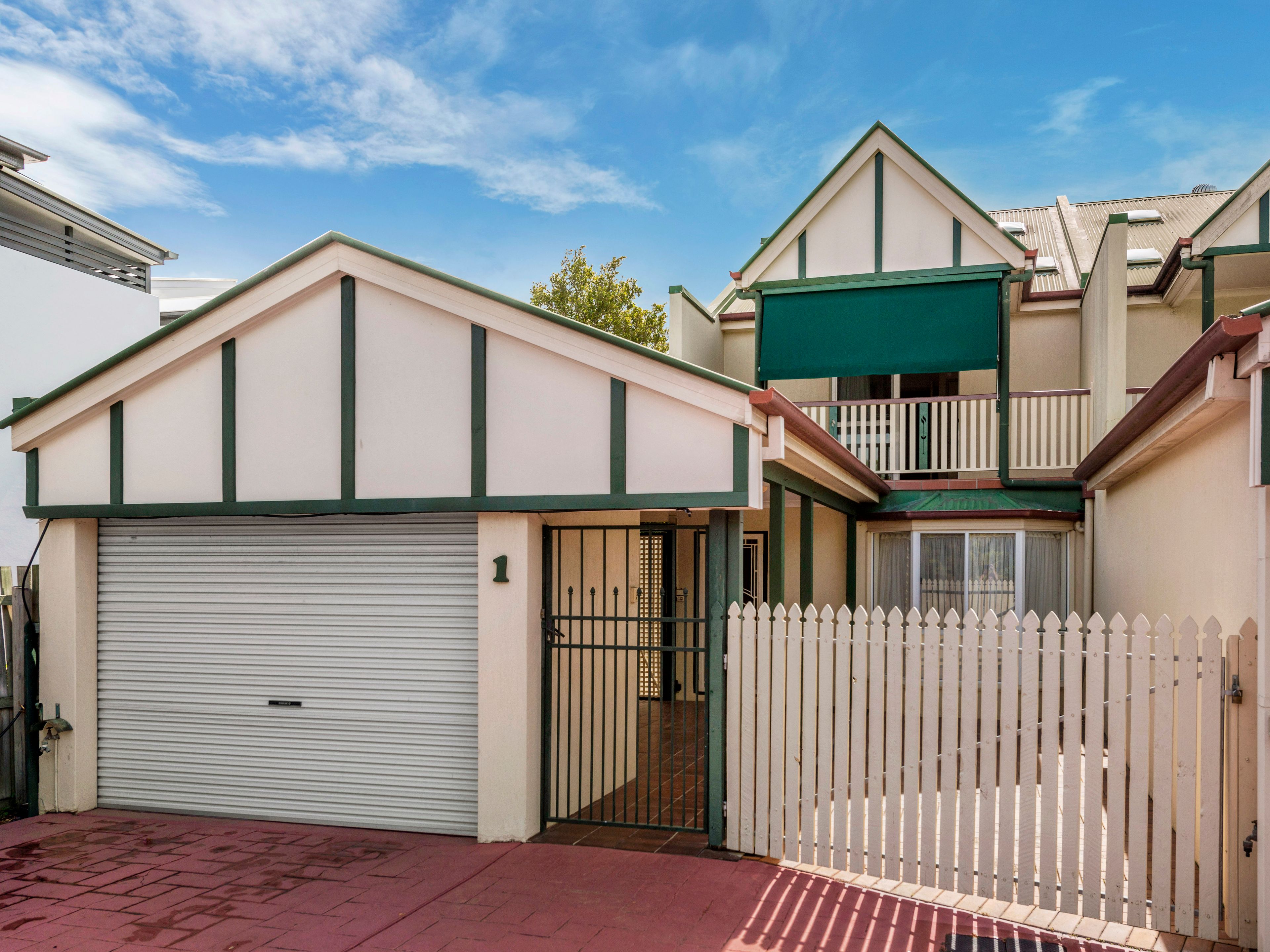 55 Smallman Street, Bulimba QLD 4171