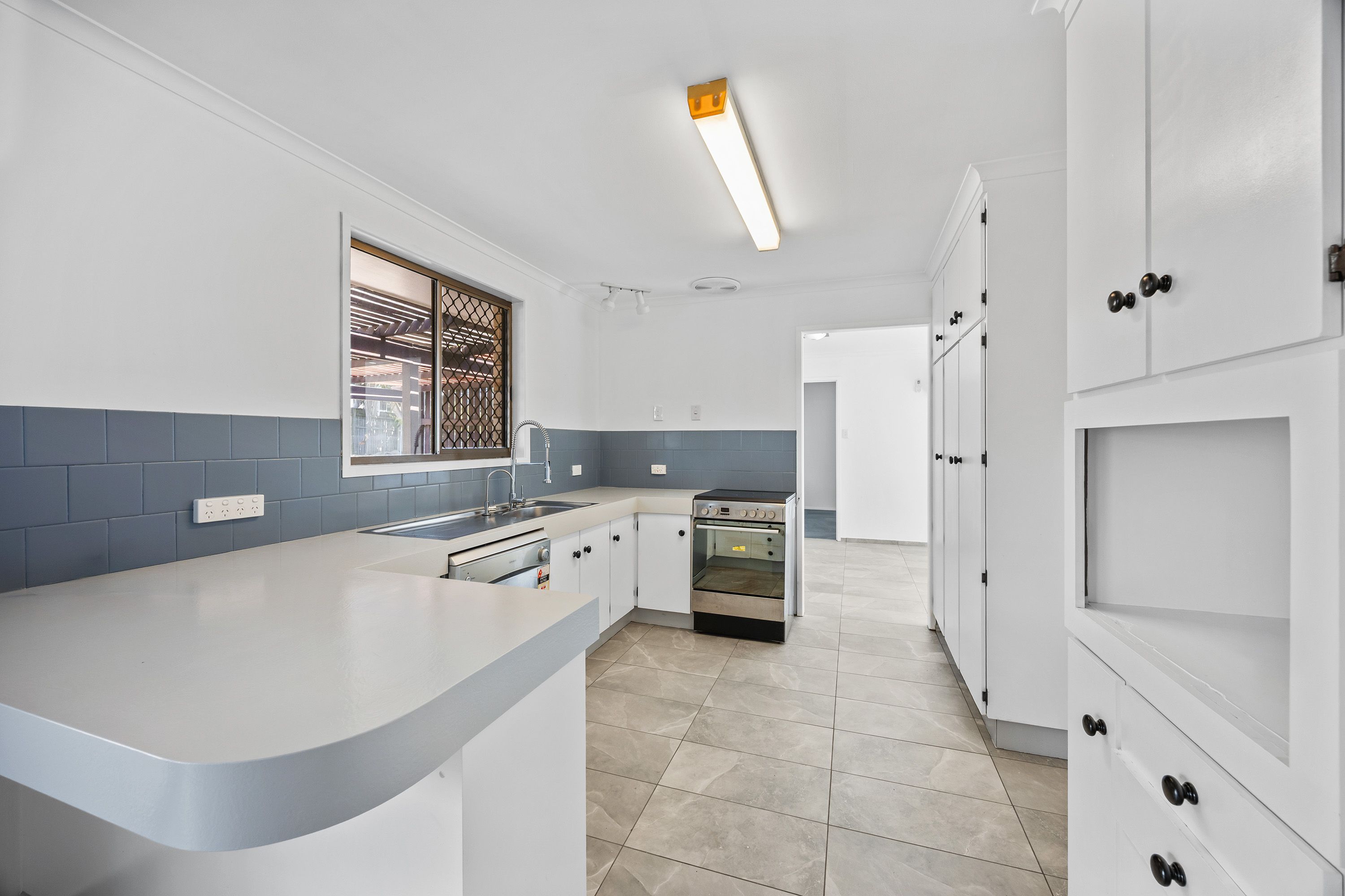 6 Aramac Drive — photo 3 of 12