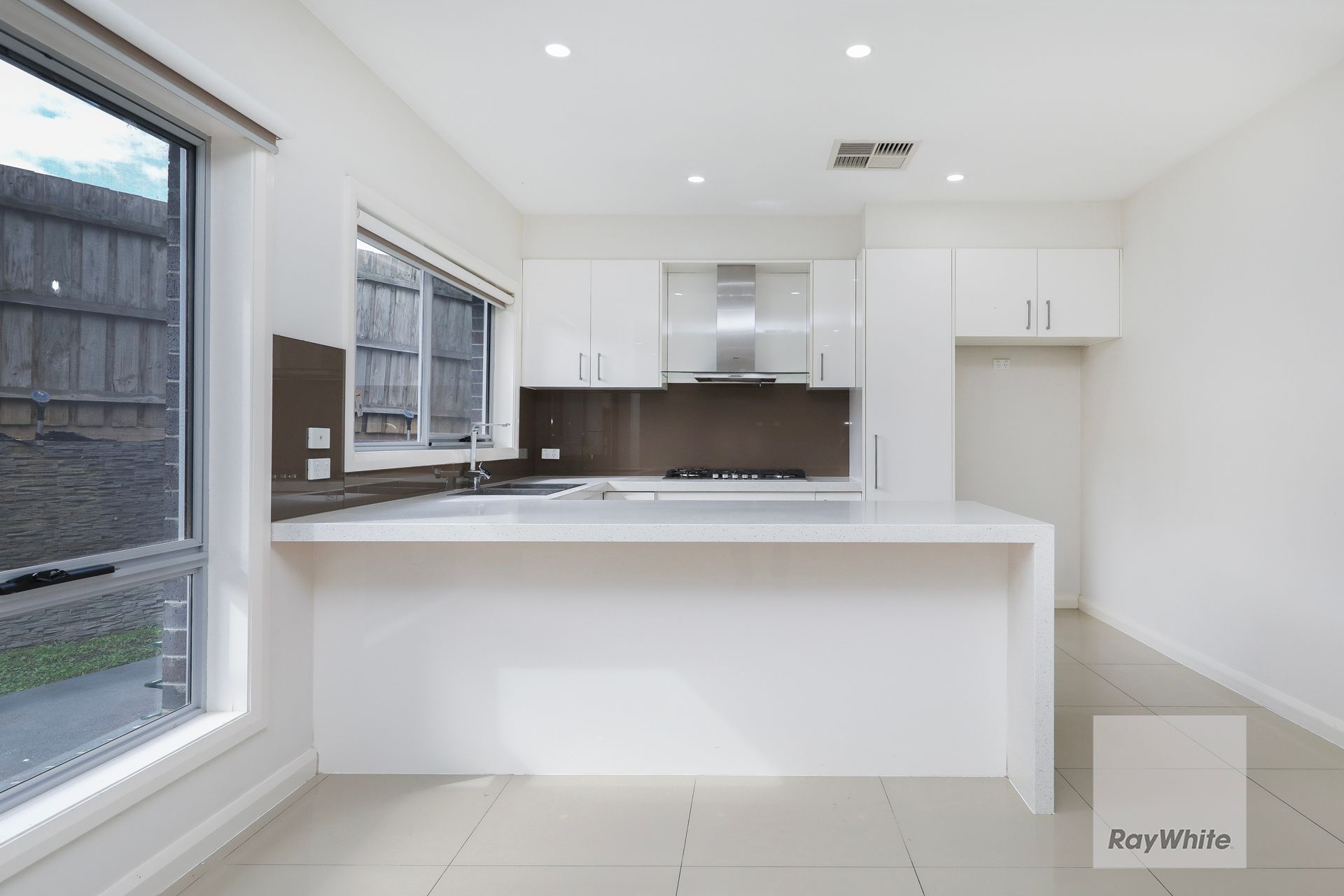 3/44 Trumpington Terrace — photo 4 of 14