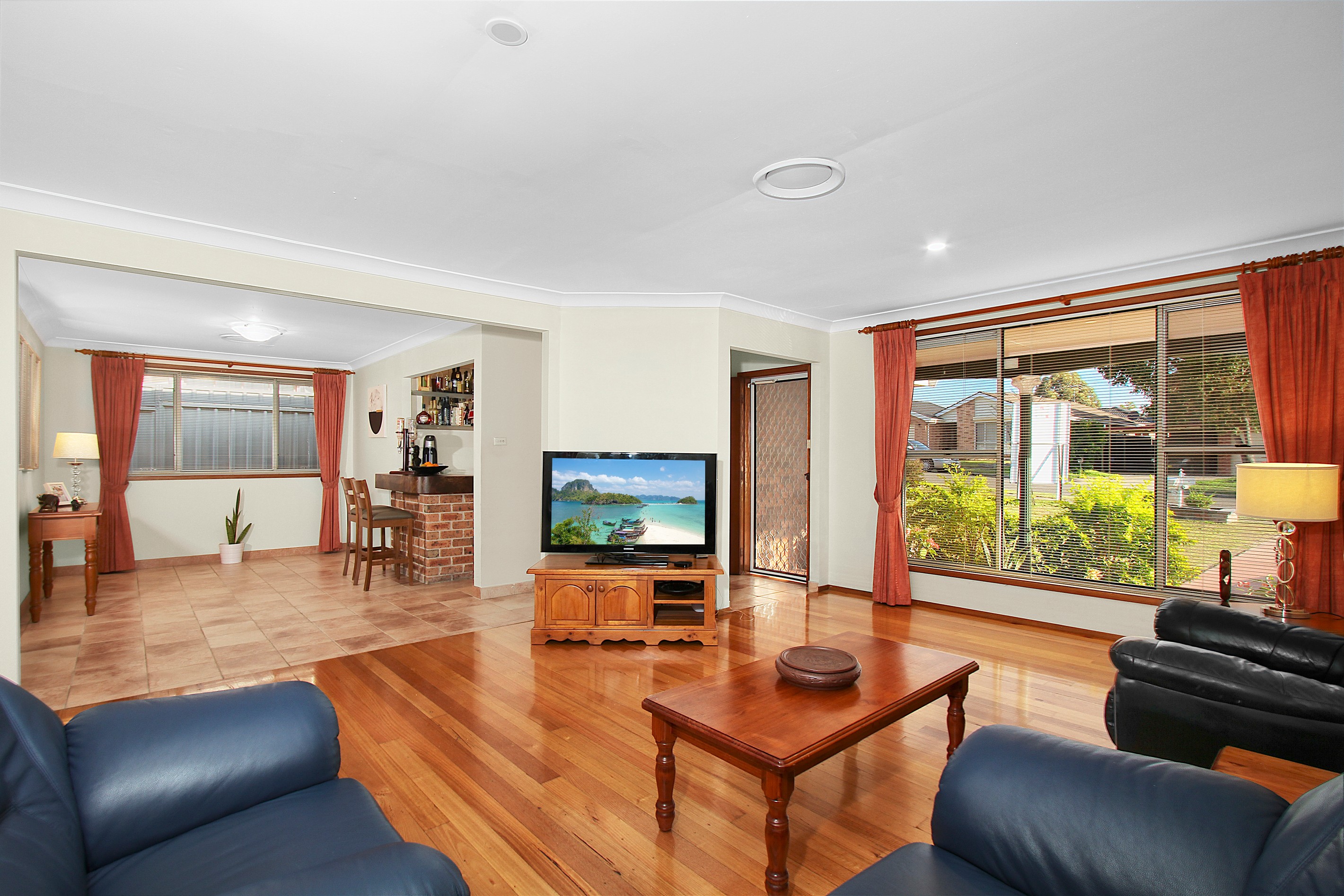 8 Mersey Close, Bossley Park, NSW 2176