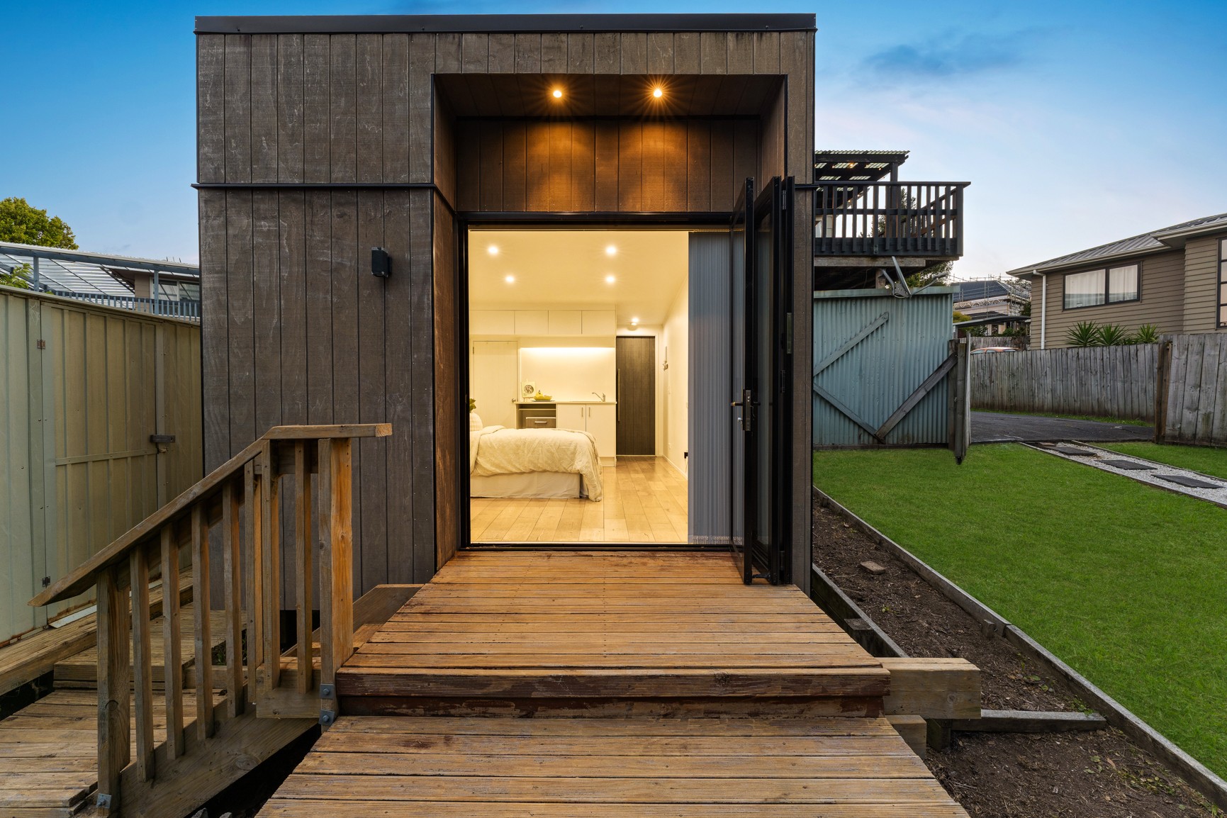 2/20 Celeste Place, Totara Vale, North Shore City