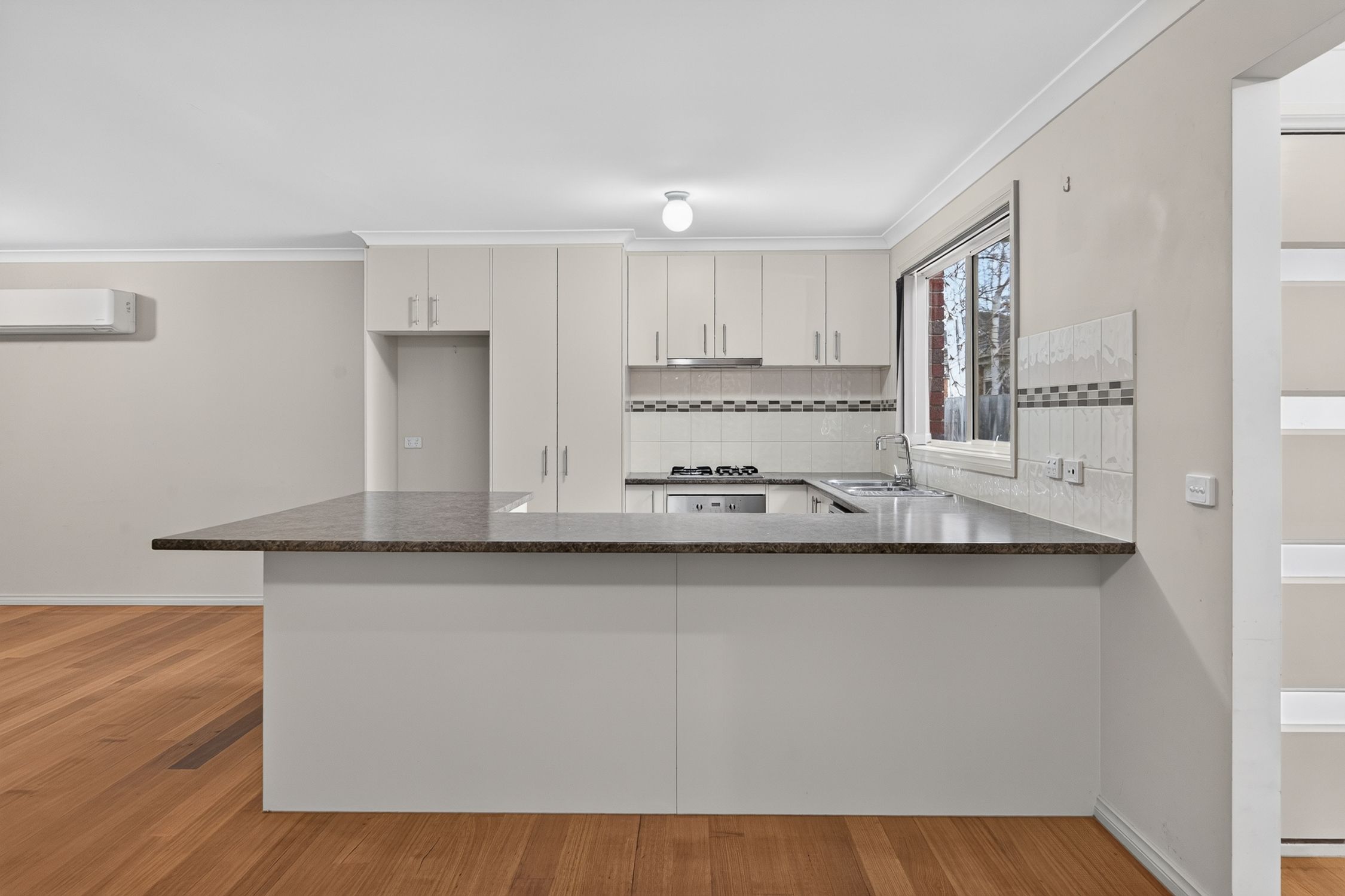 2/5 Balmoral Way, Pakenham, VIC 3810