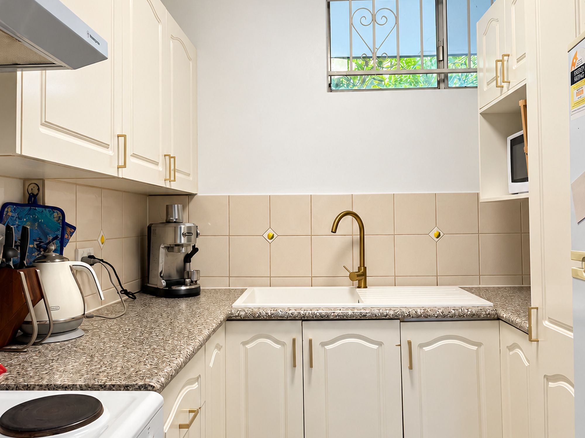 2/40 Jubilee Terrace — photo 3 of 8