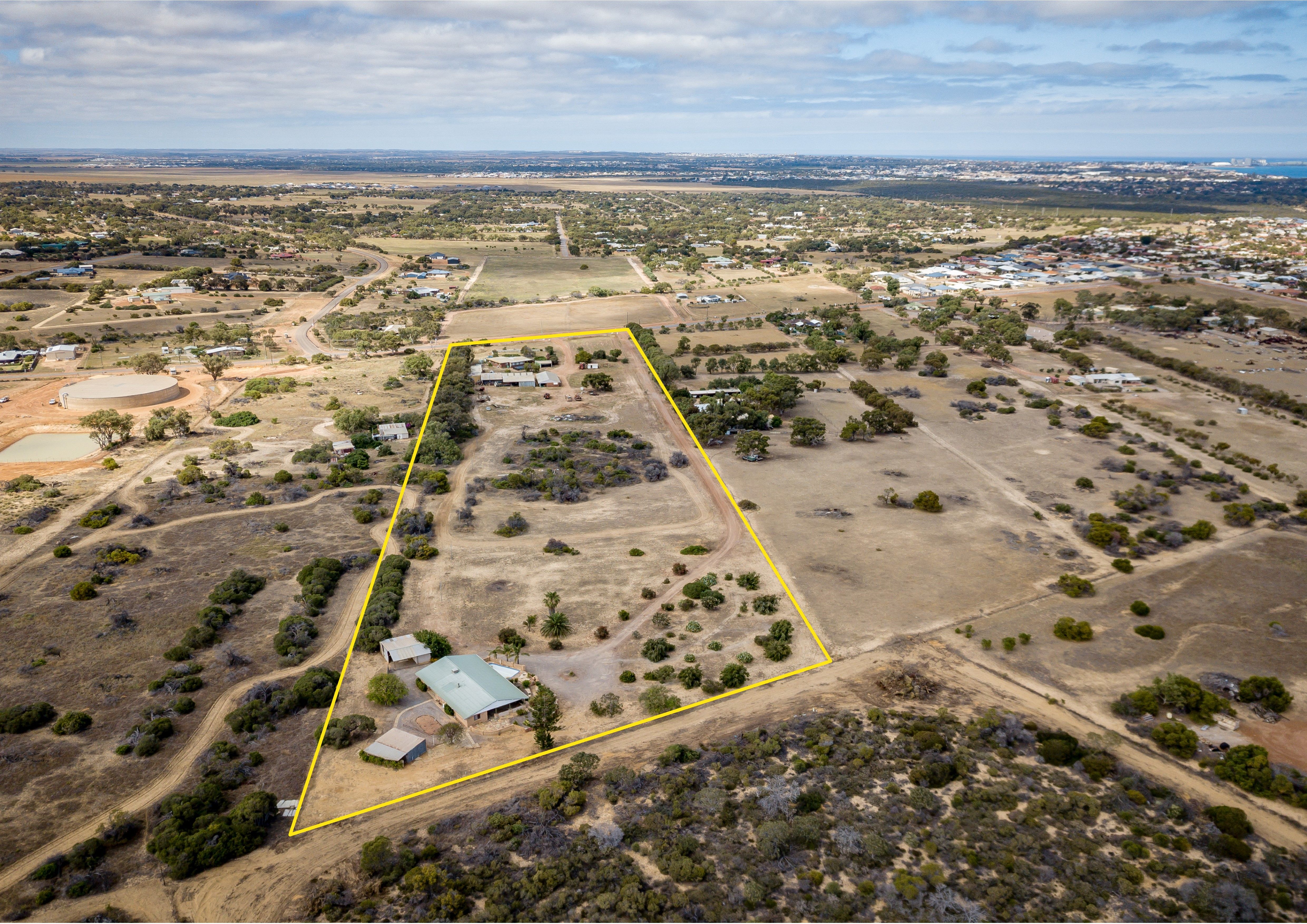 303-307 Chapman Valley Road, Waggrakine, WA 6530
