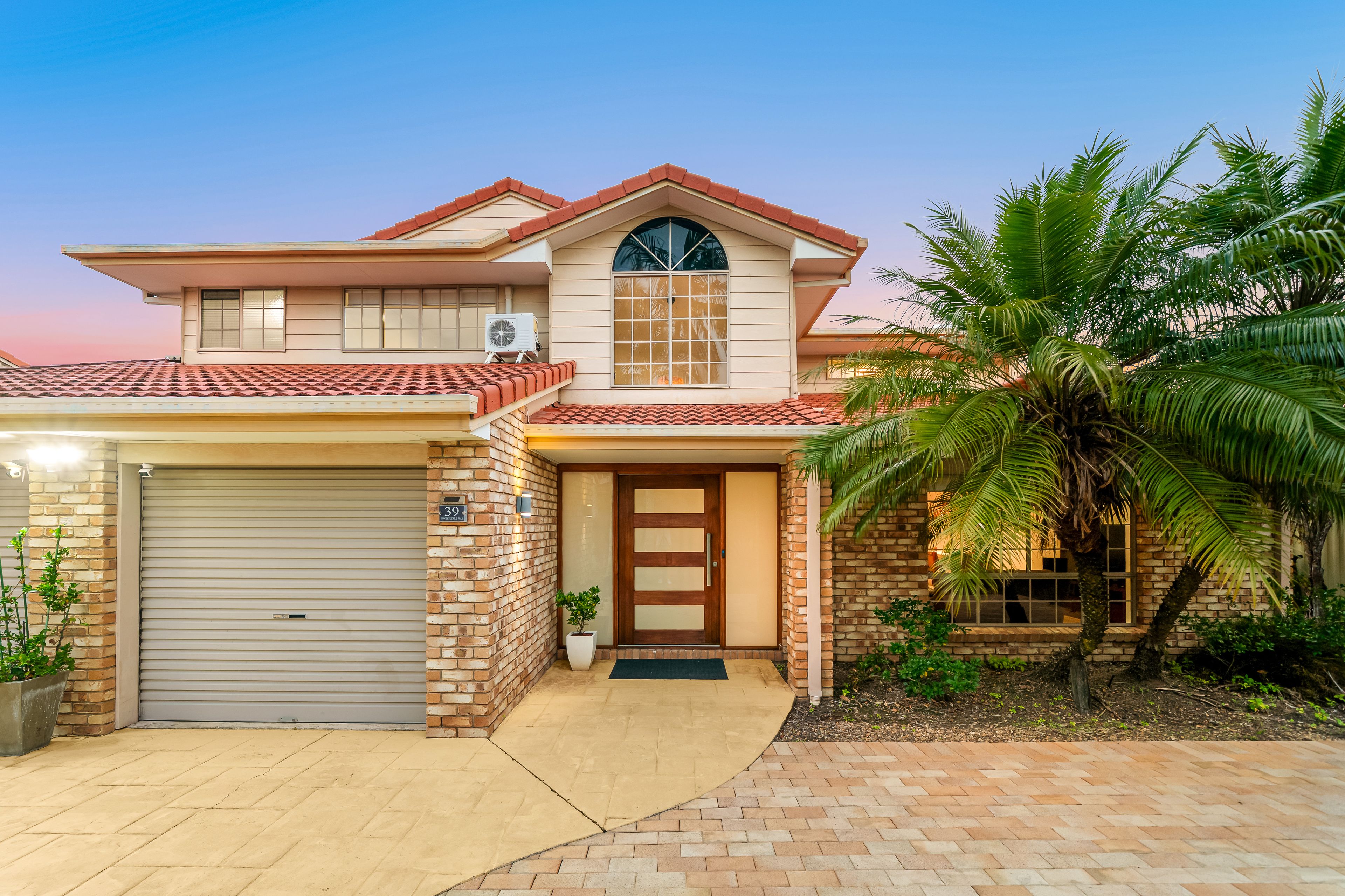 39 Honeysuckle Way, Calamvale, QLD 4116