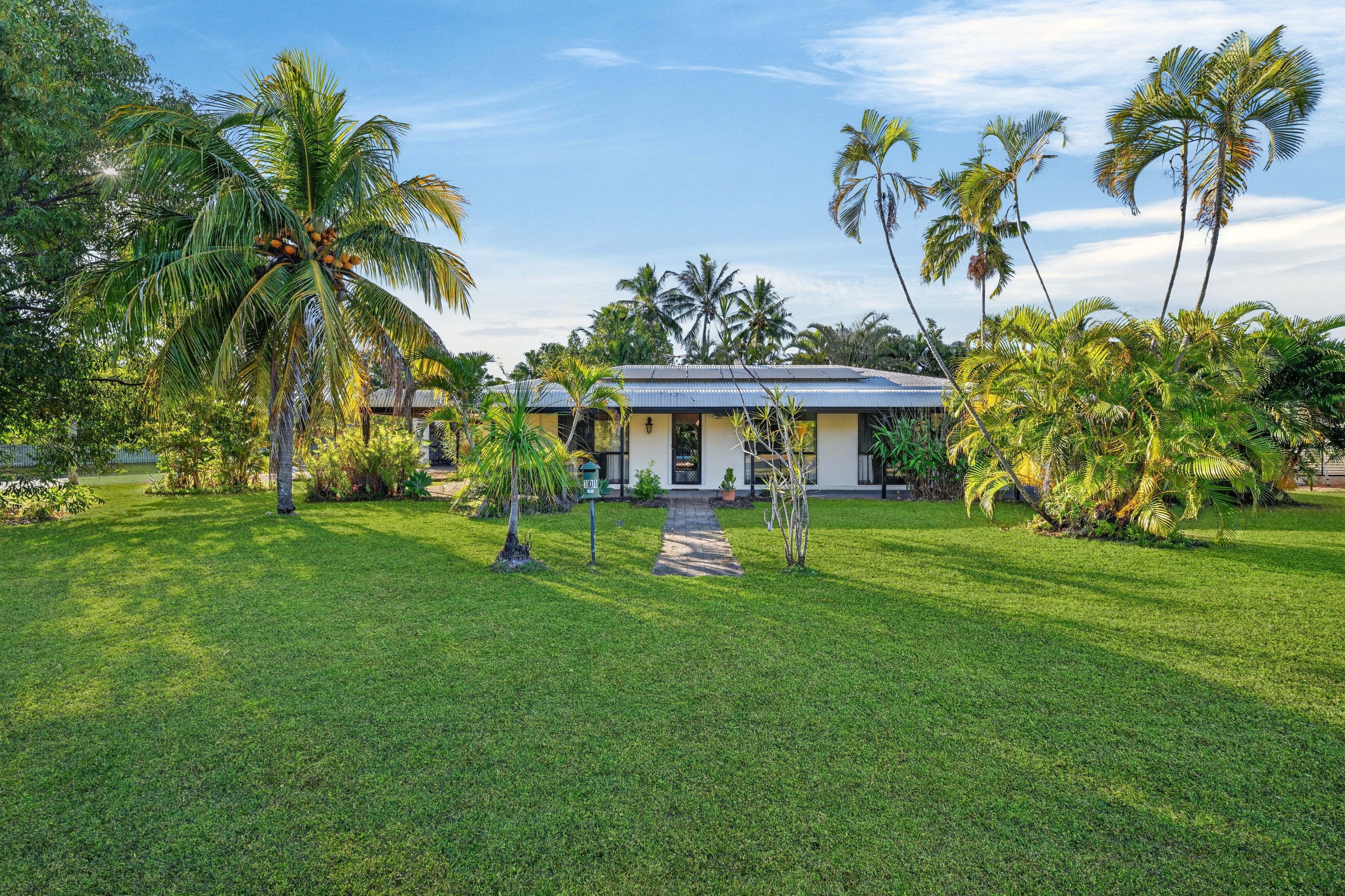 101 Marina Drive, Bushland Beach, QLD 4818