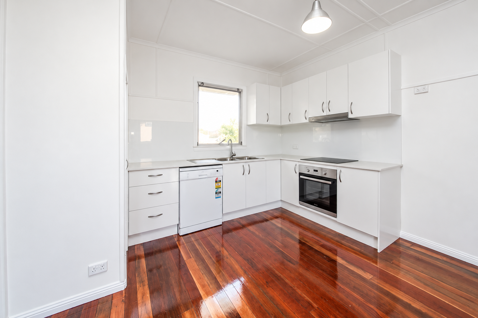 385 Broadwater Road — photo 3 of 10