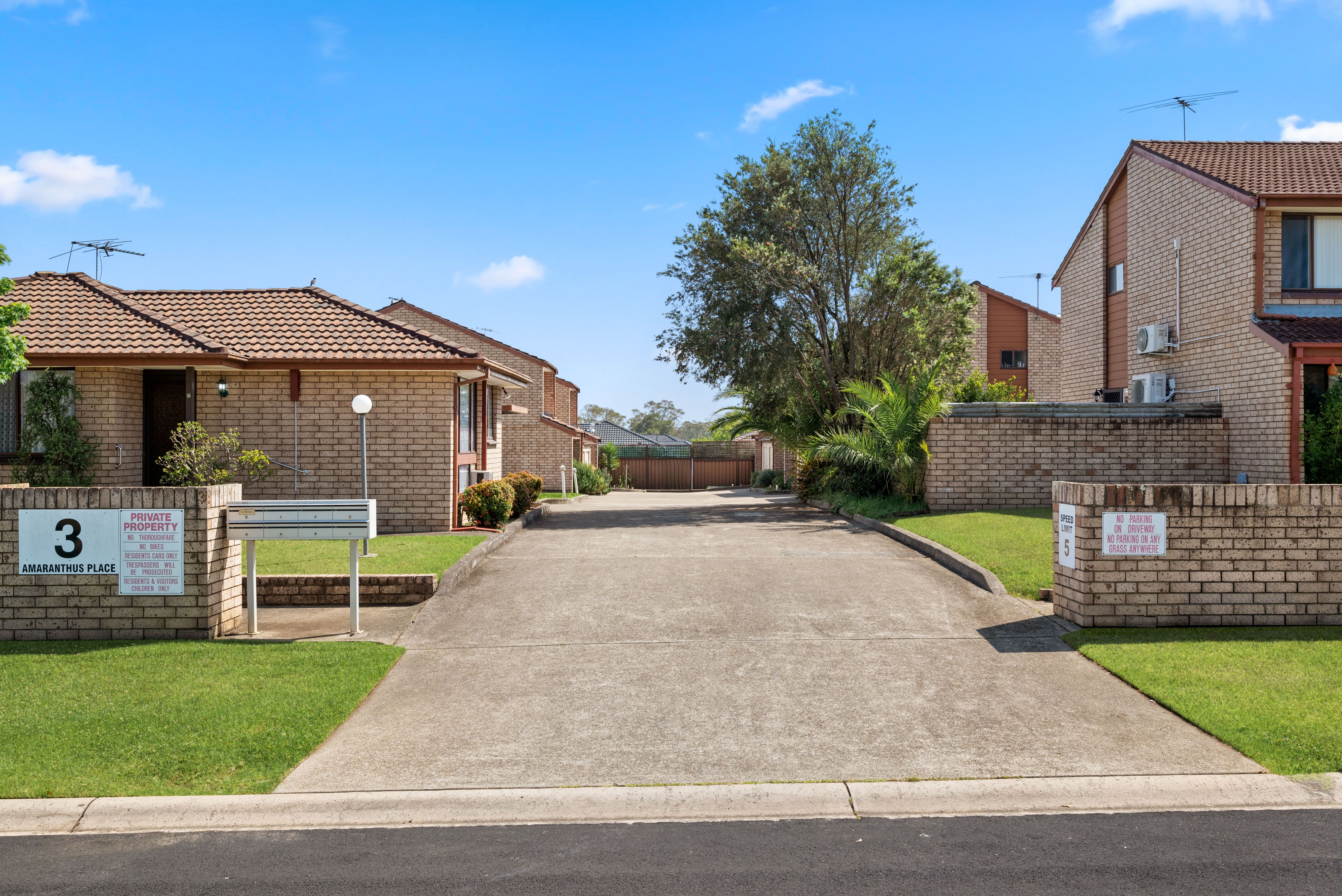 4/3 Amaranthus Place, Macquarie Fields, NSW 2564