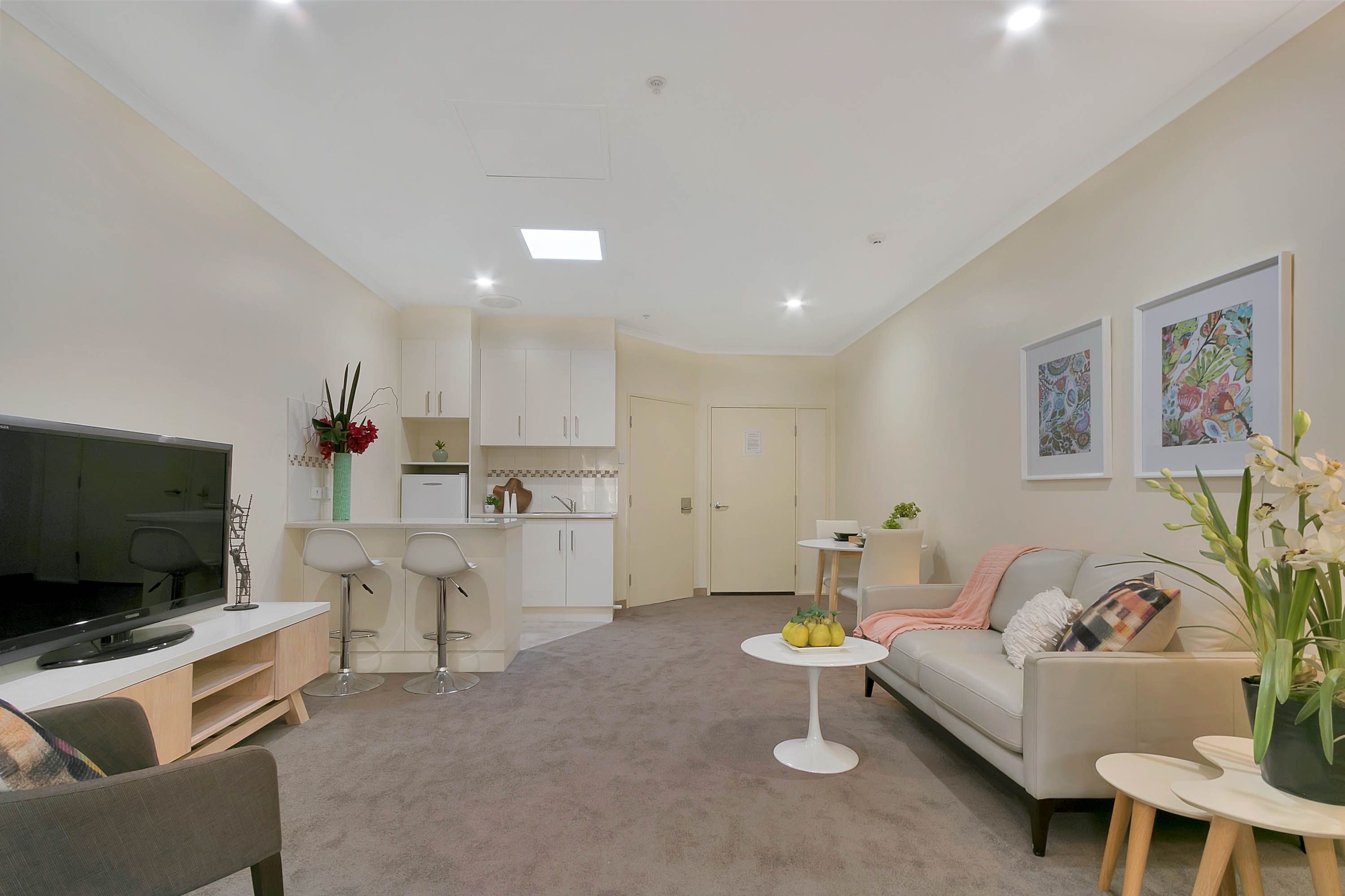 Apartment 3/21 Hutchinson Road — photo 3 of 9