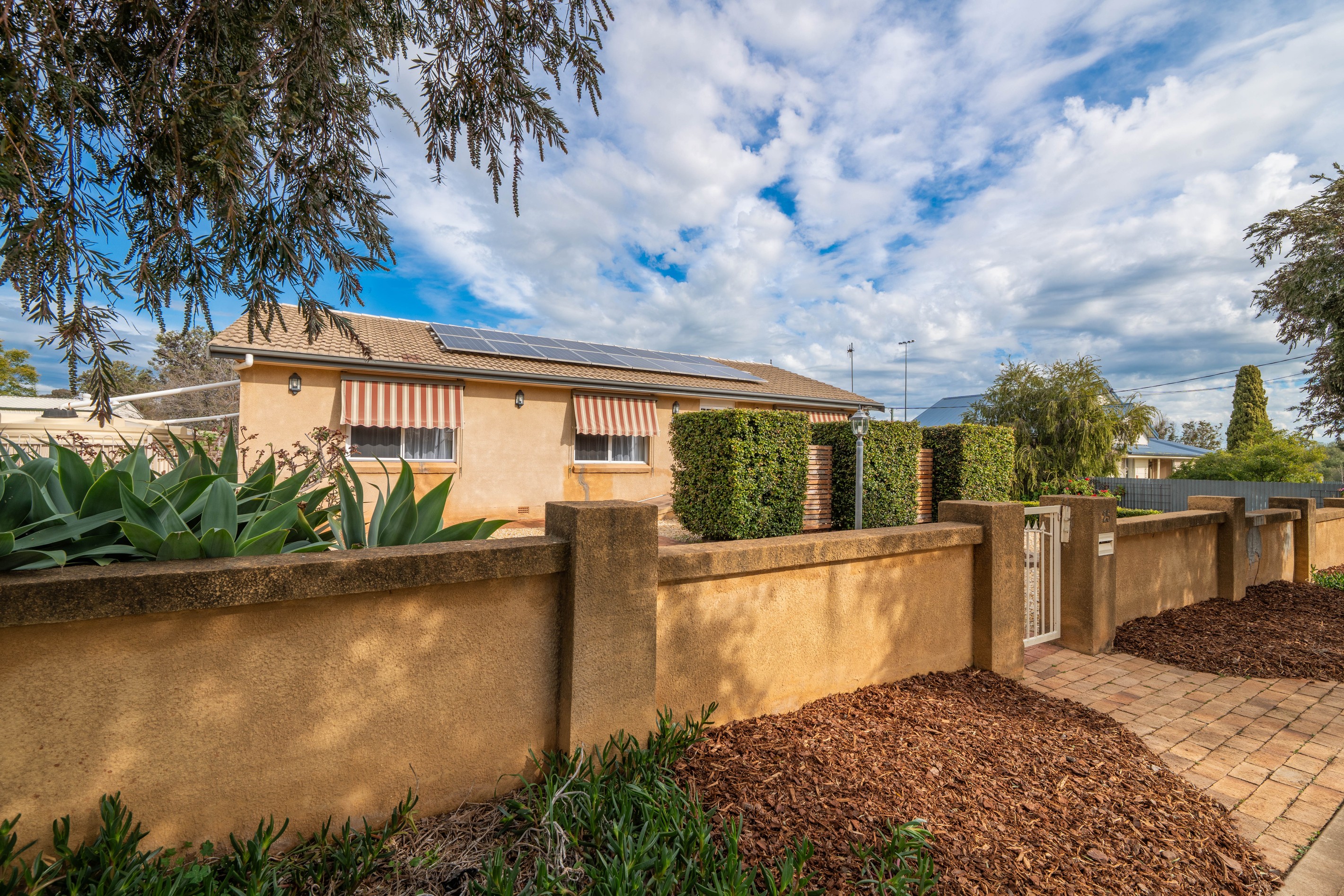 25 Dugga Street, Peak Hill, NSW 2869