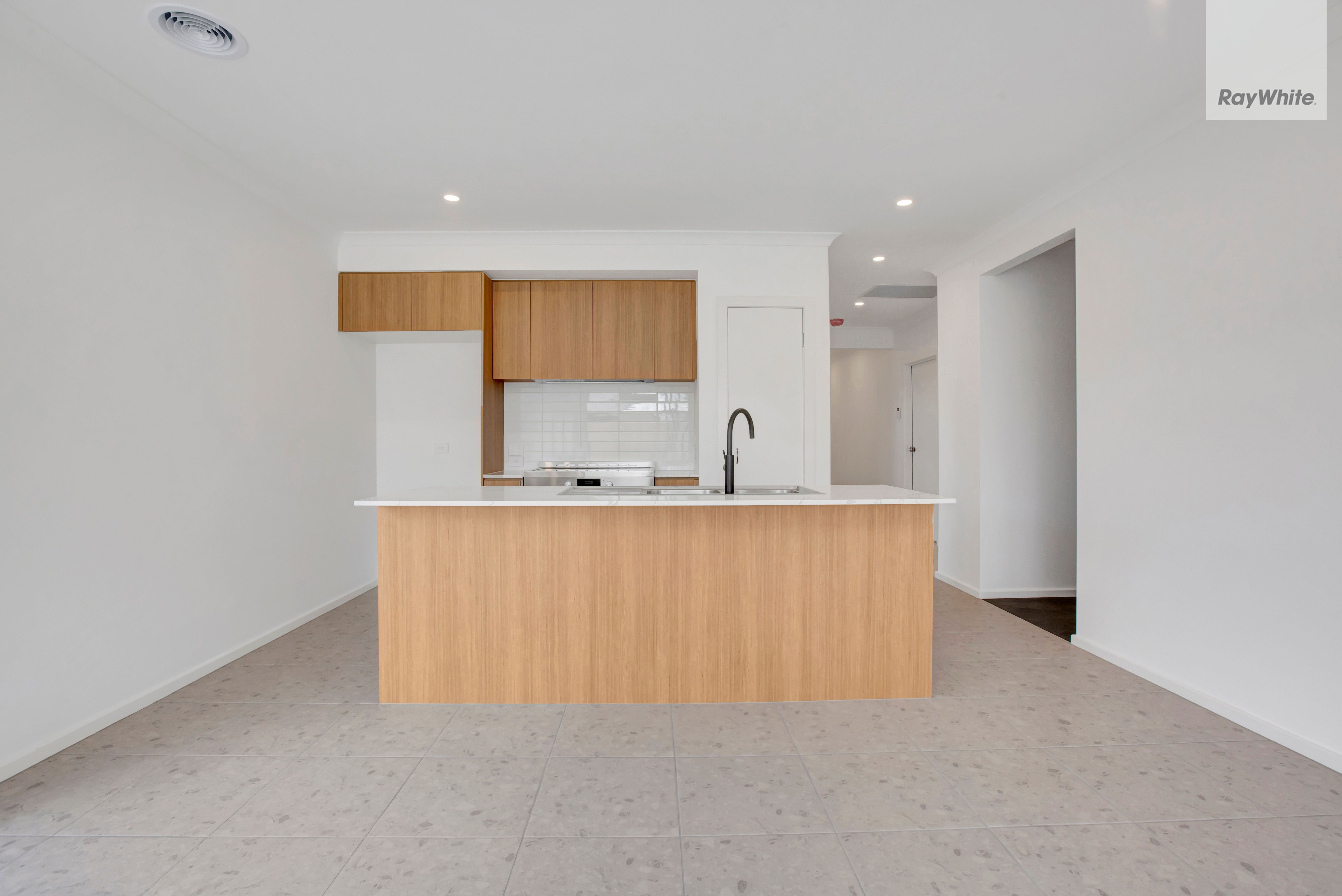 156 Newbridge Boulevard — photo 4 of 12