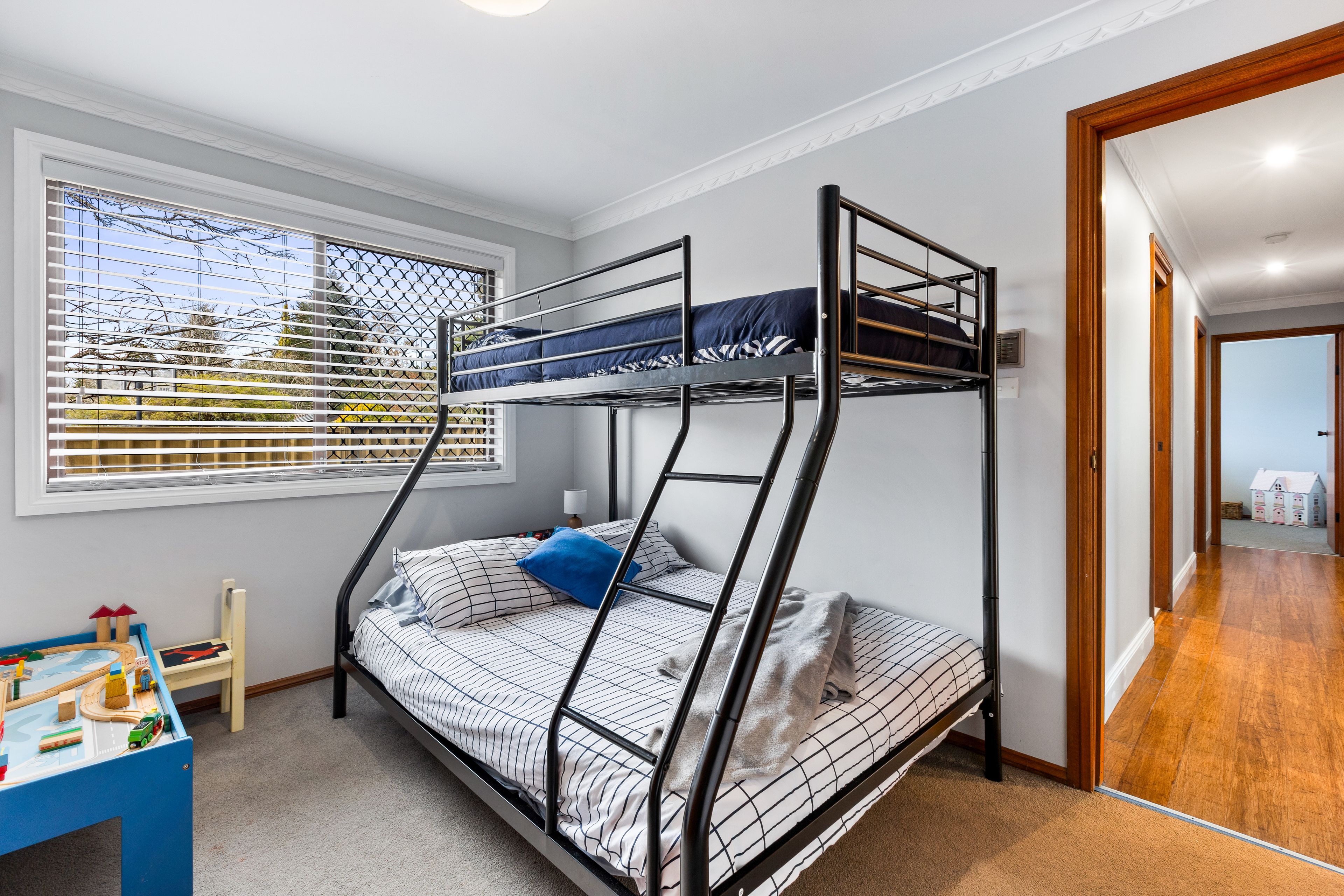 139 Evans Lookout Road — photo 11 of 15