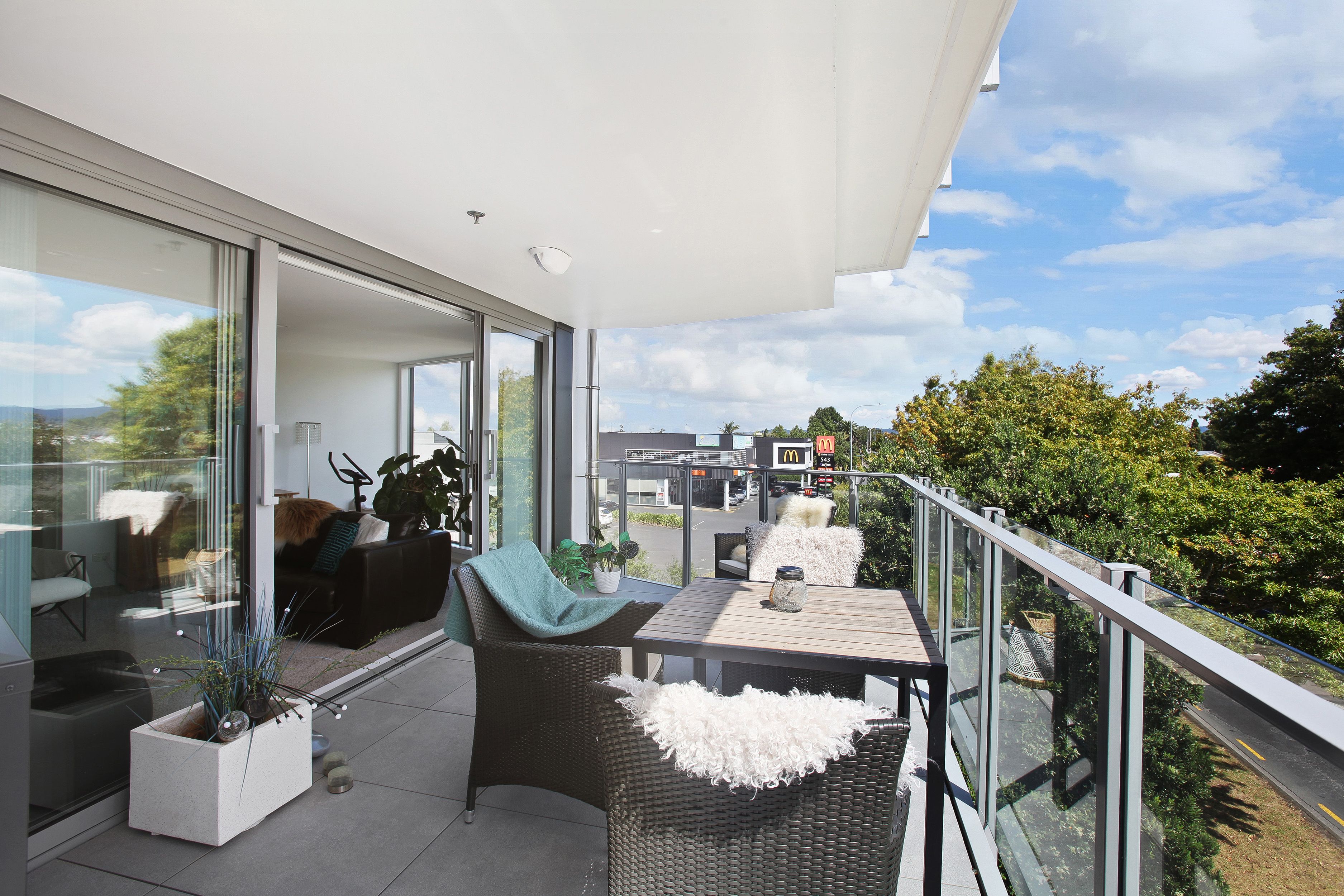 2A/84 Gunner Drive, Te Atatu Peninsula, Waitakere City