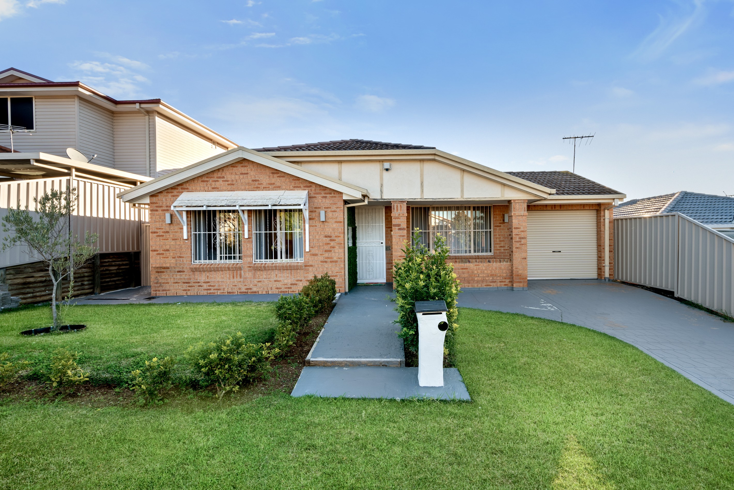 6 Gardenia Place, Macquarie Fields, NSW 2564