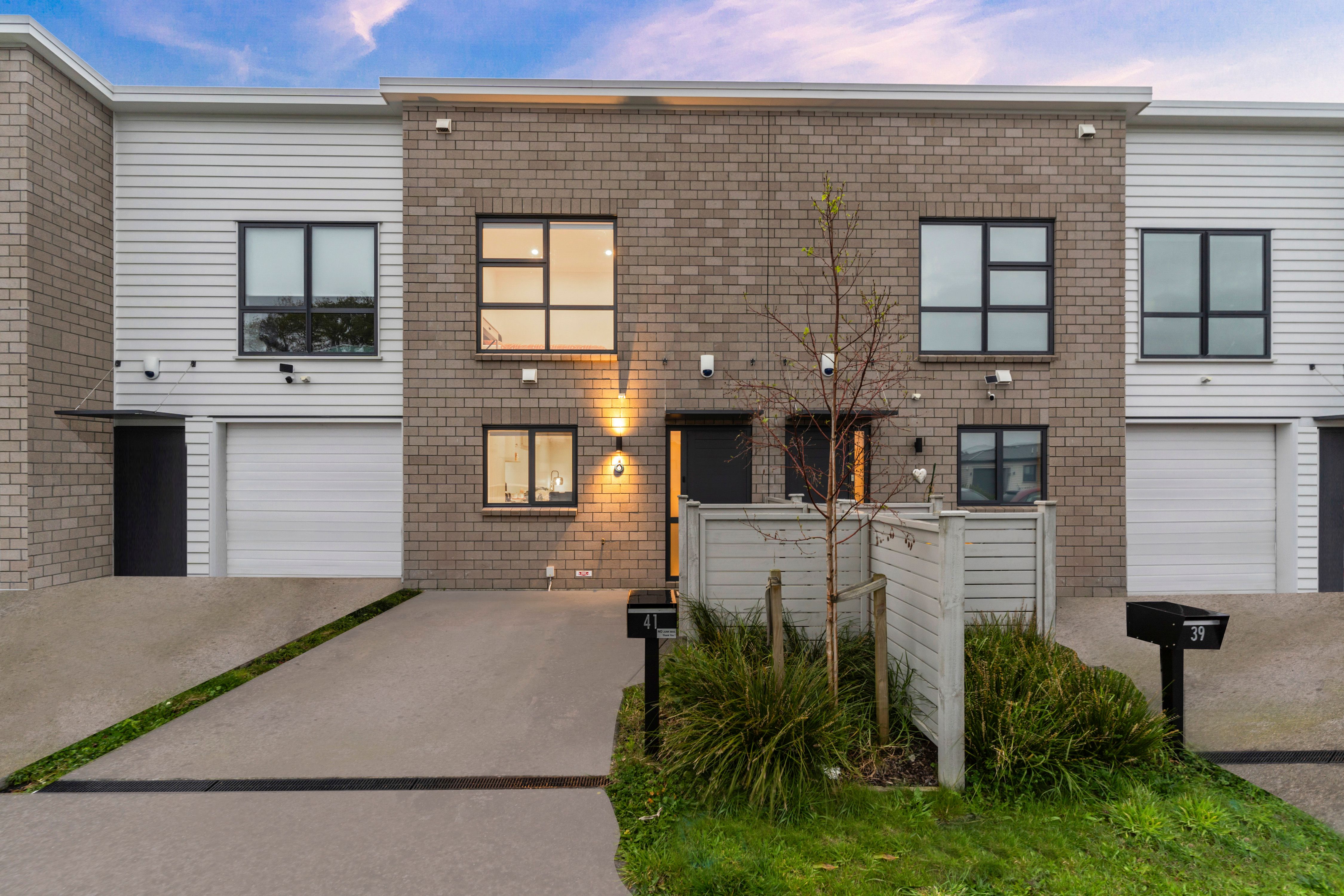 41 Pepene Avenue, Conifer Grove, Manukau City