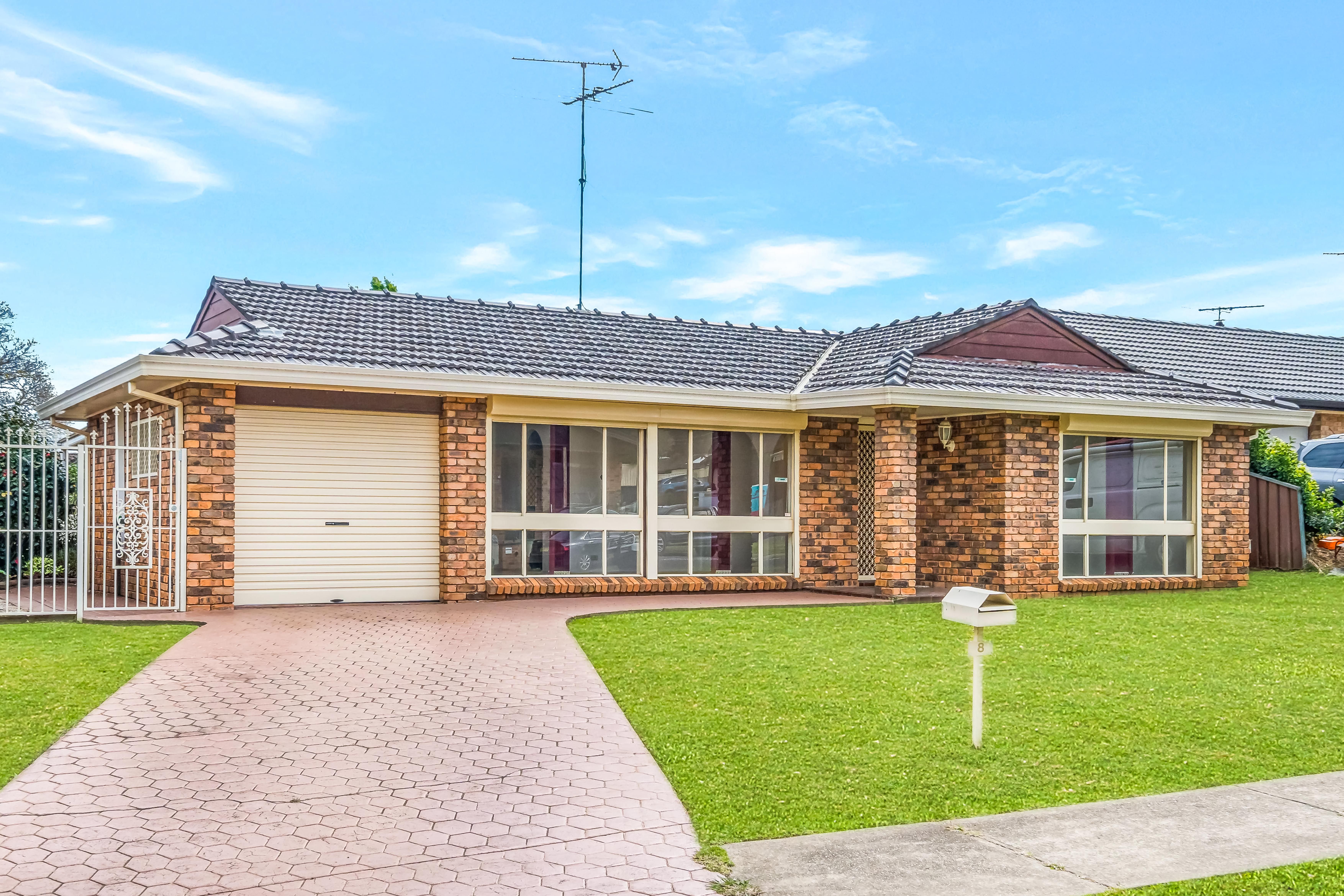 8 Flinders Crescent — photo from Ray White Green Valley
