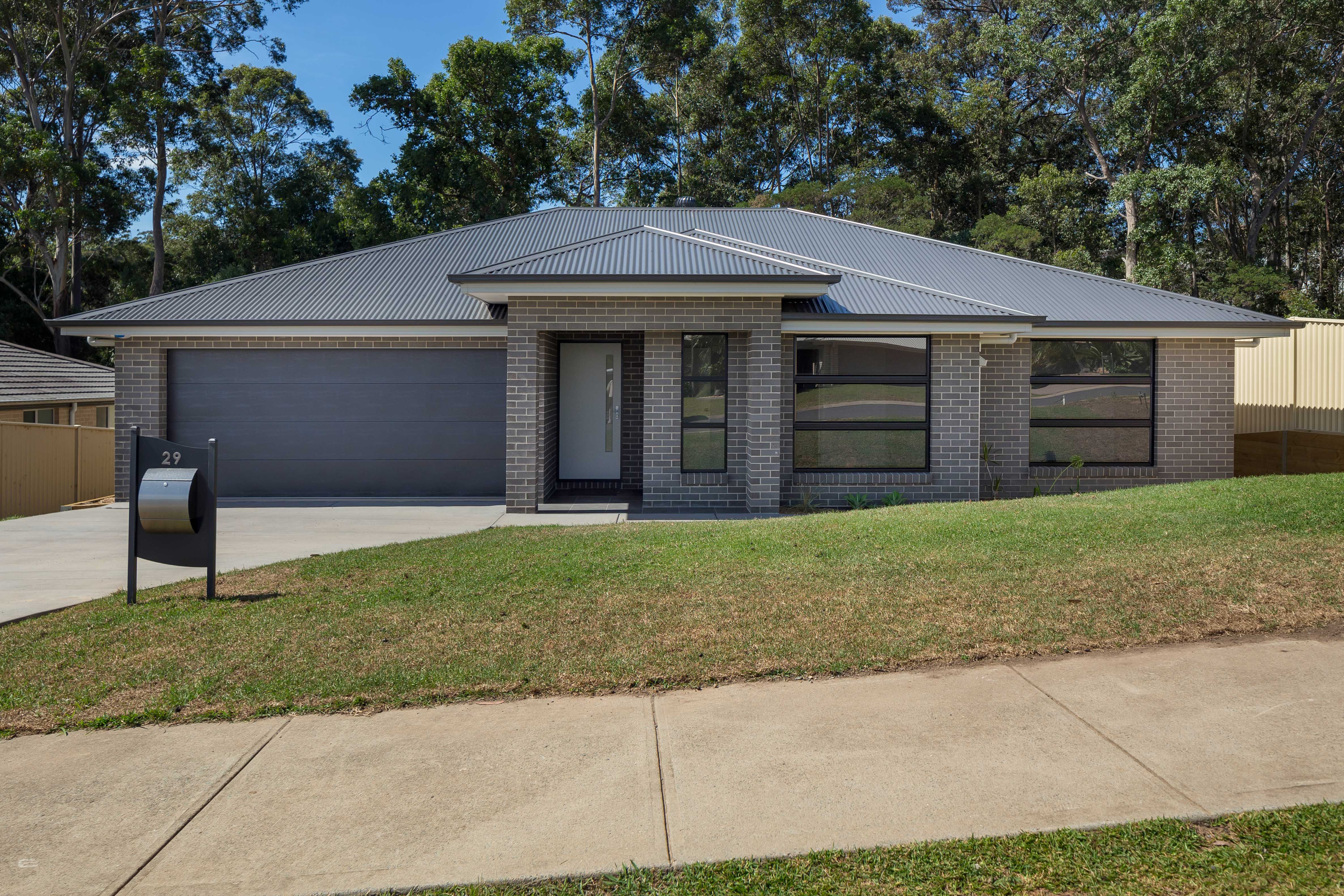 29 Courtenay Crescent