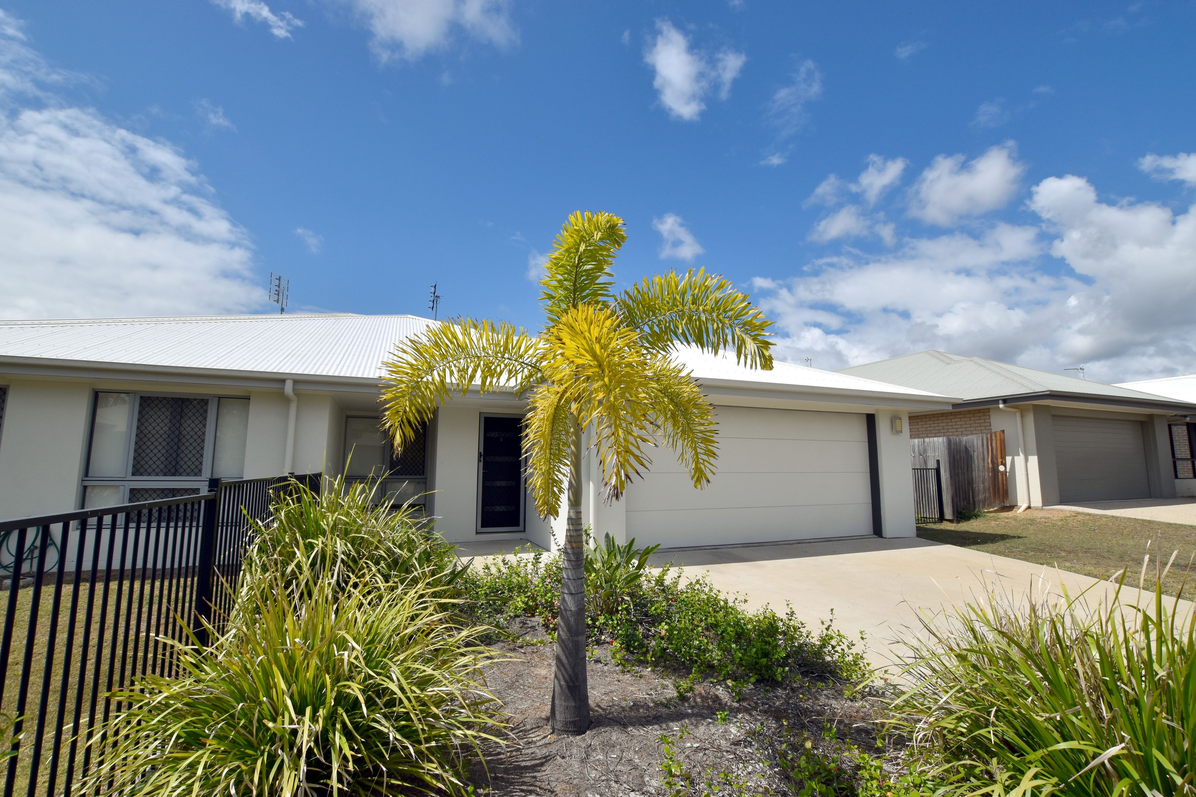 2/34 Petrel Street, Kirkwood, QLD 4680