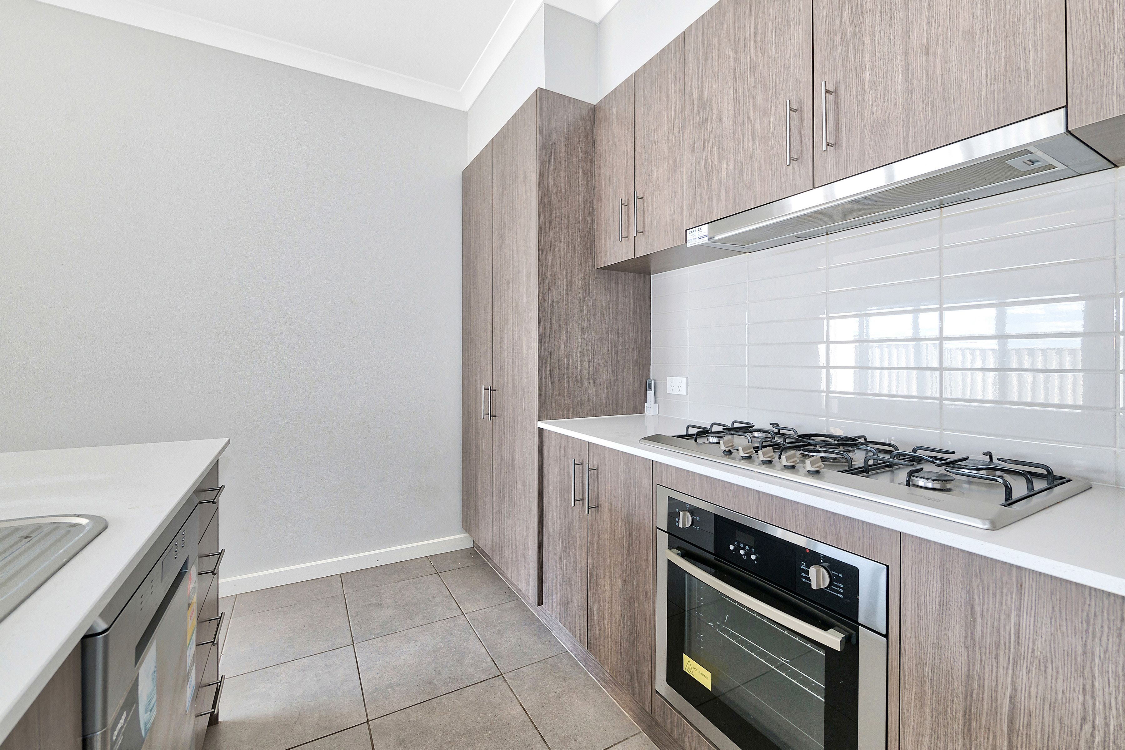 10 Godfrey Avenue, Cranbourne East, VIC 3977