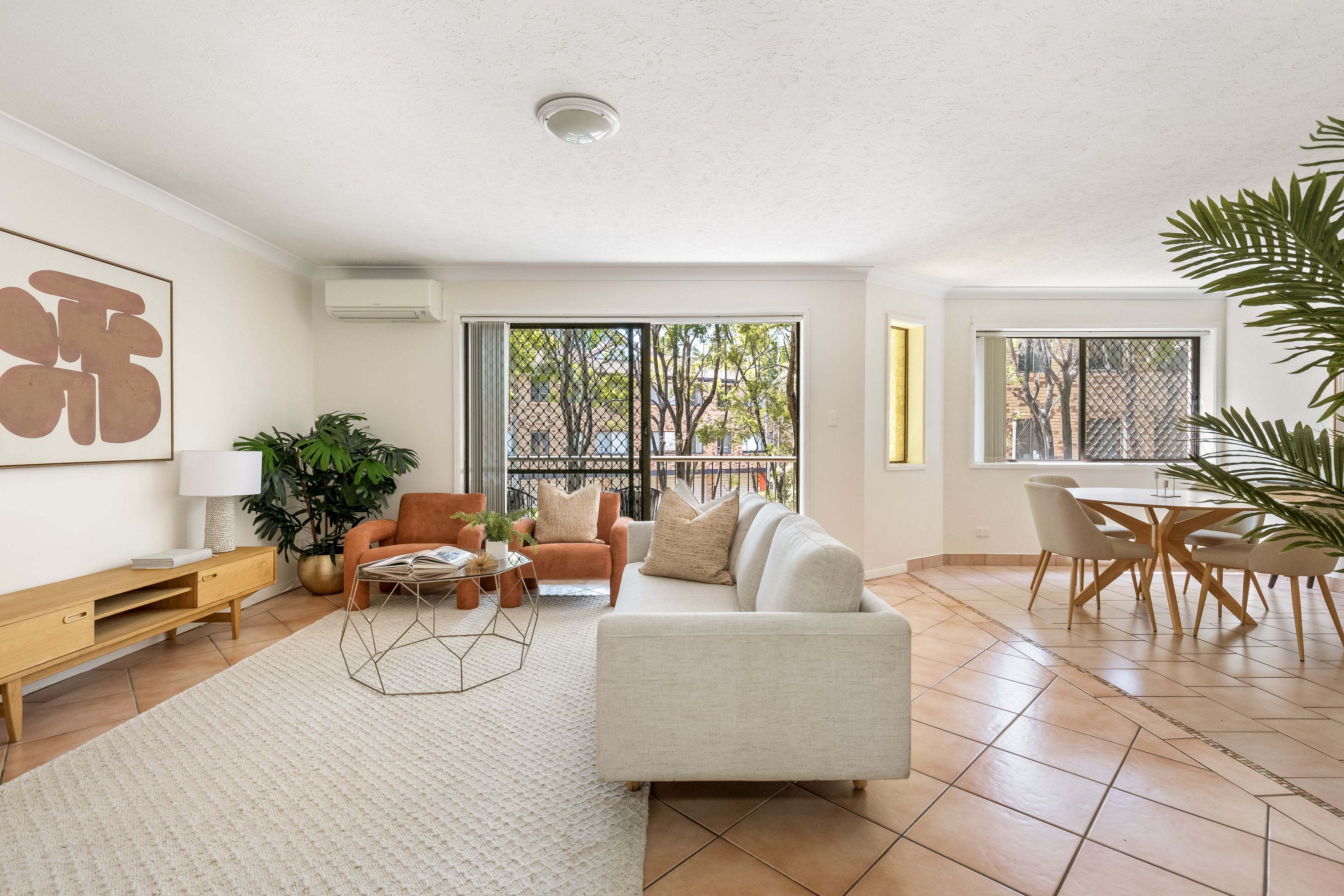 2/42 Swan Street — photo 3 of 21