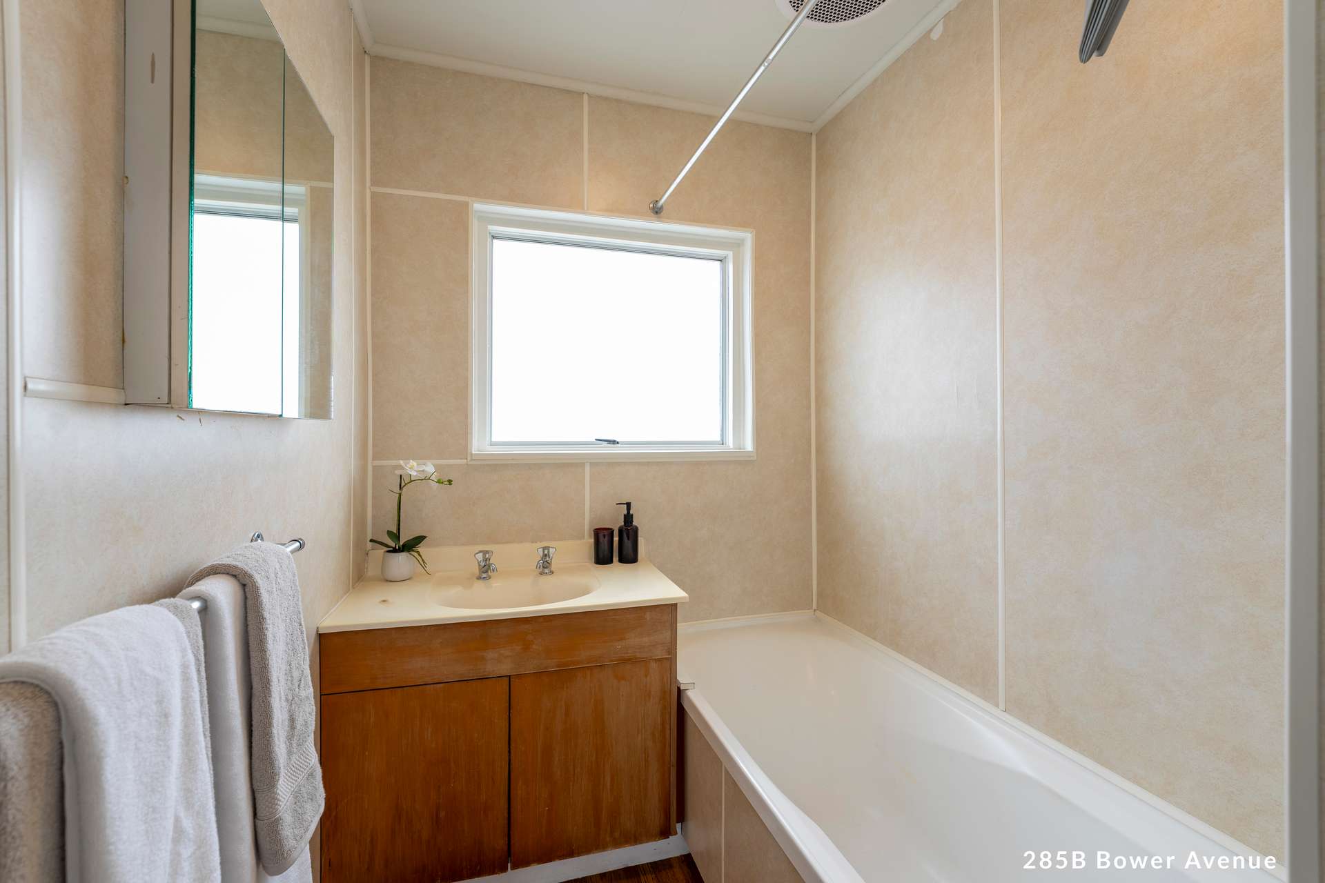 285B Bower Avenue photo 4