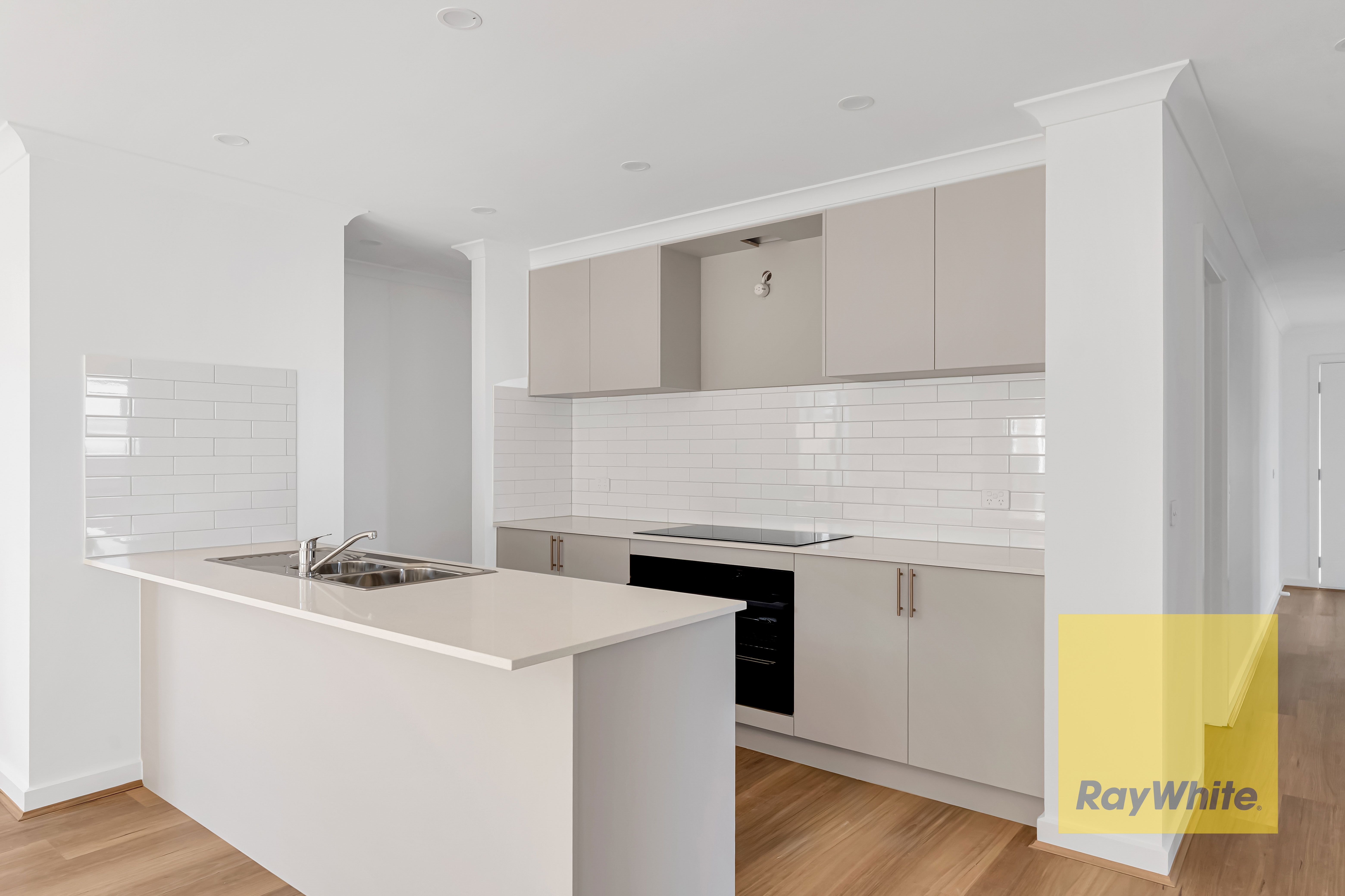 15 Spinosa Road — photo 8 of 17