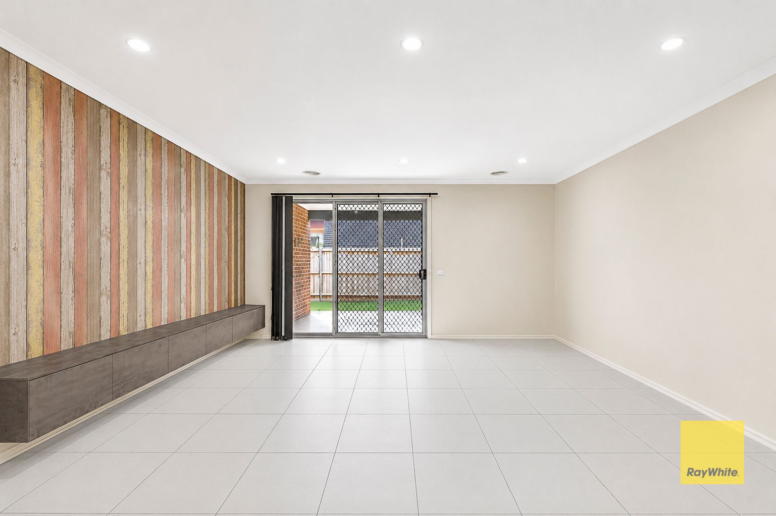 3 Lamina Street — photo 10 of 25