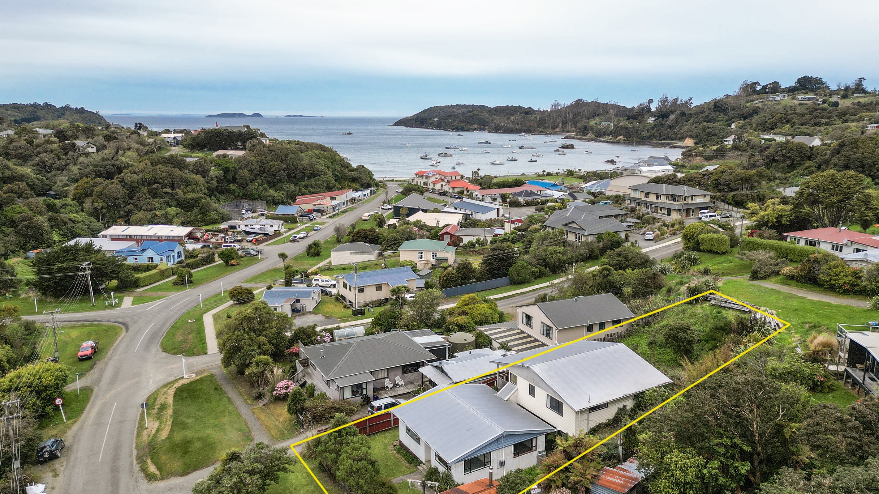 33 Main Road, Stewart Island, Southland District