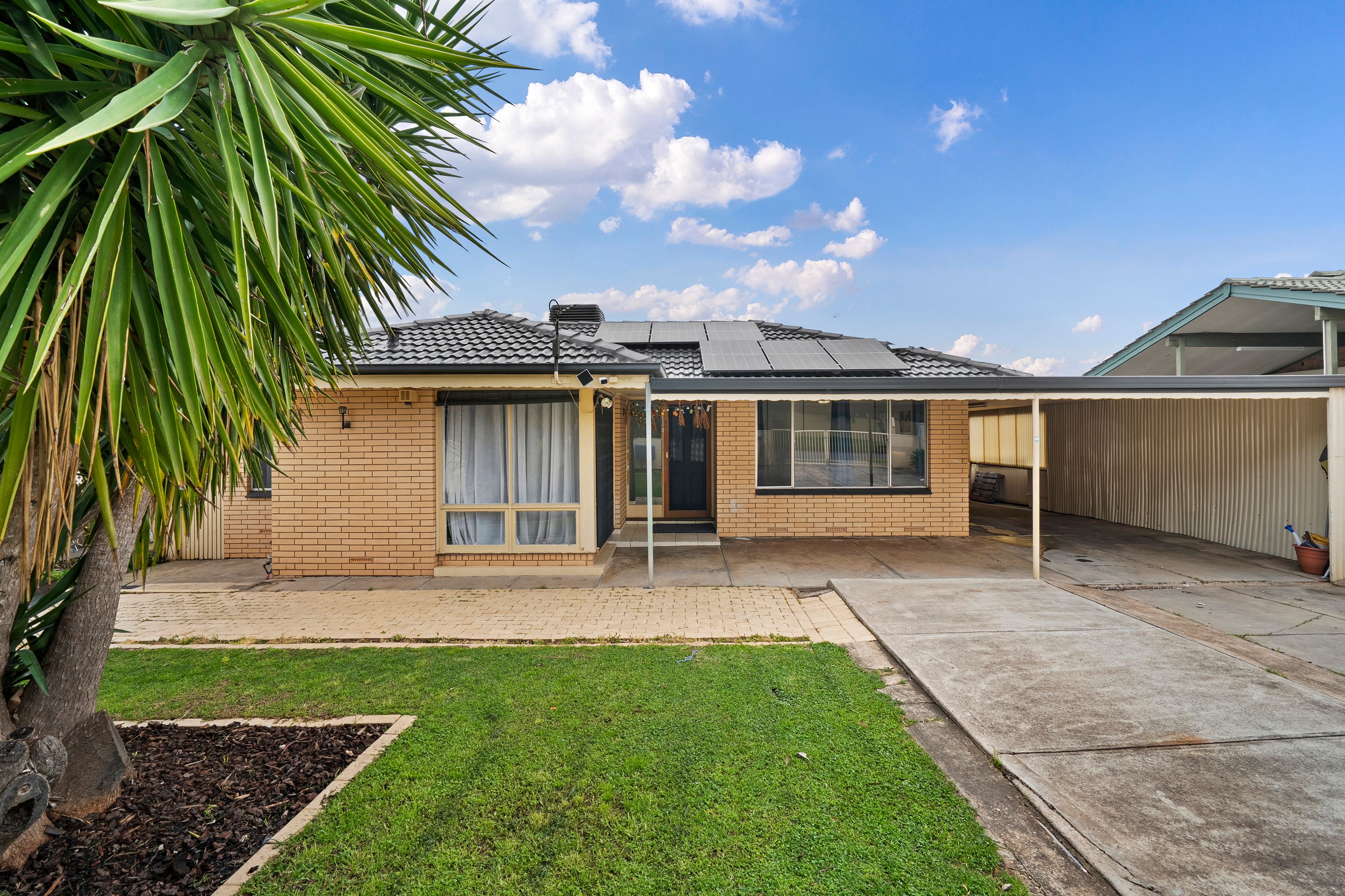 7 Ellwood Avenue — photo from Ray White Campbelltown