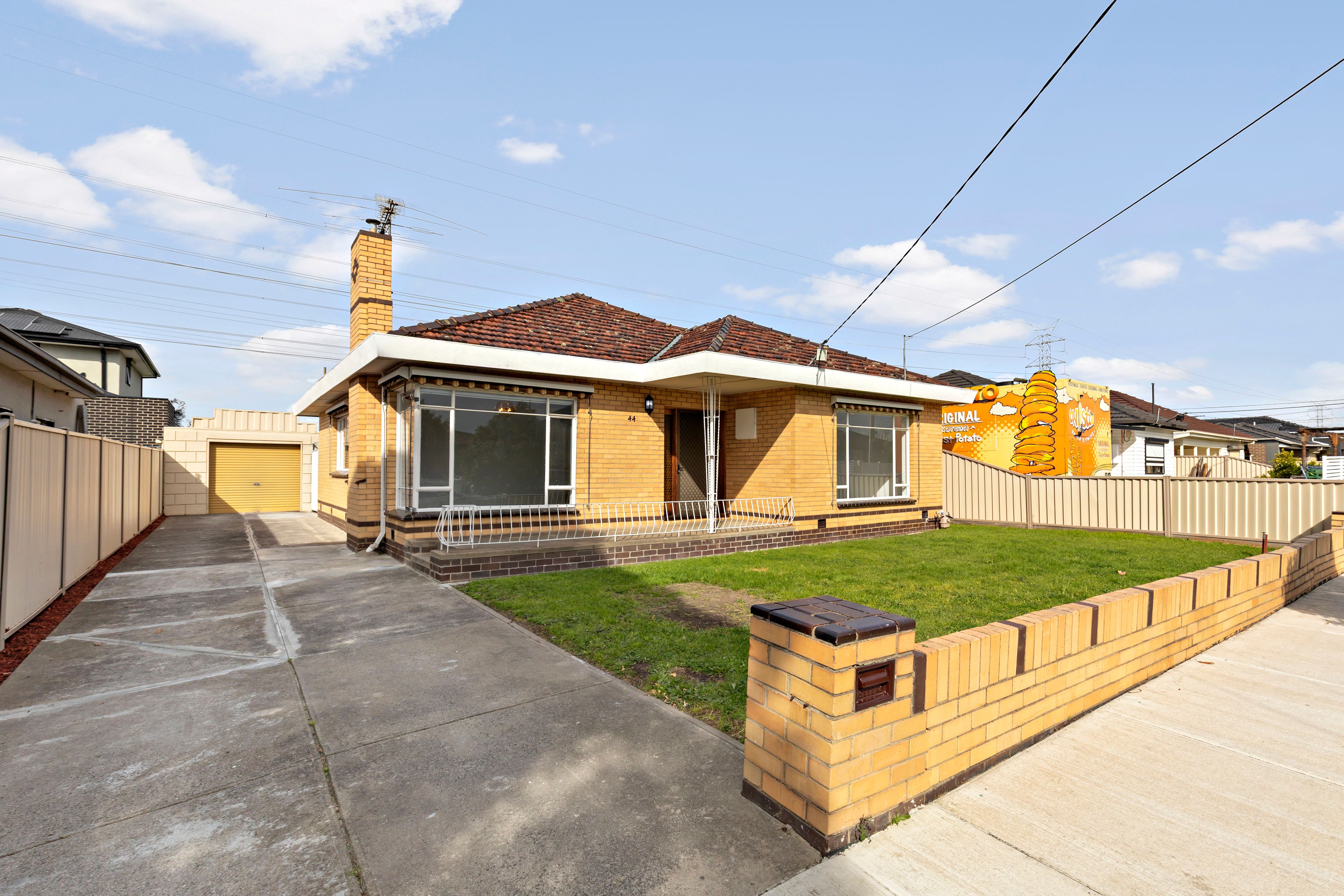 44 Links Street — photo from Ray White Sunshine
