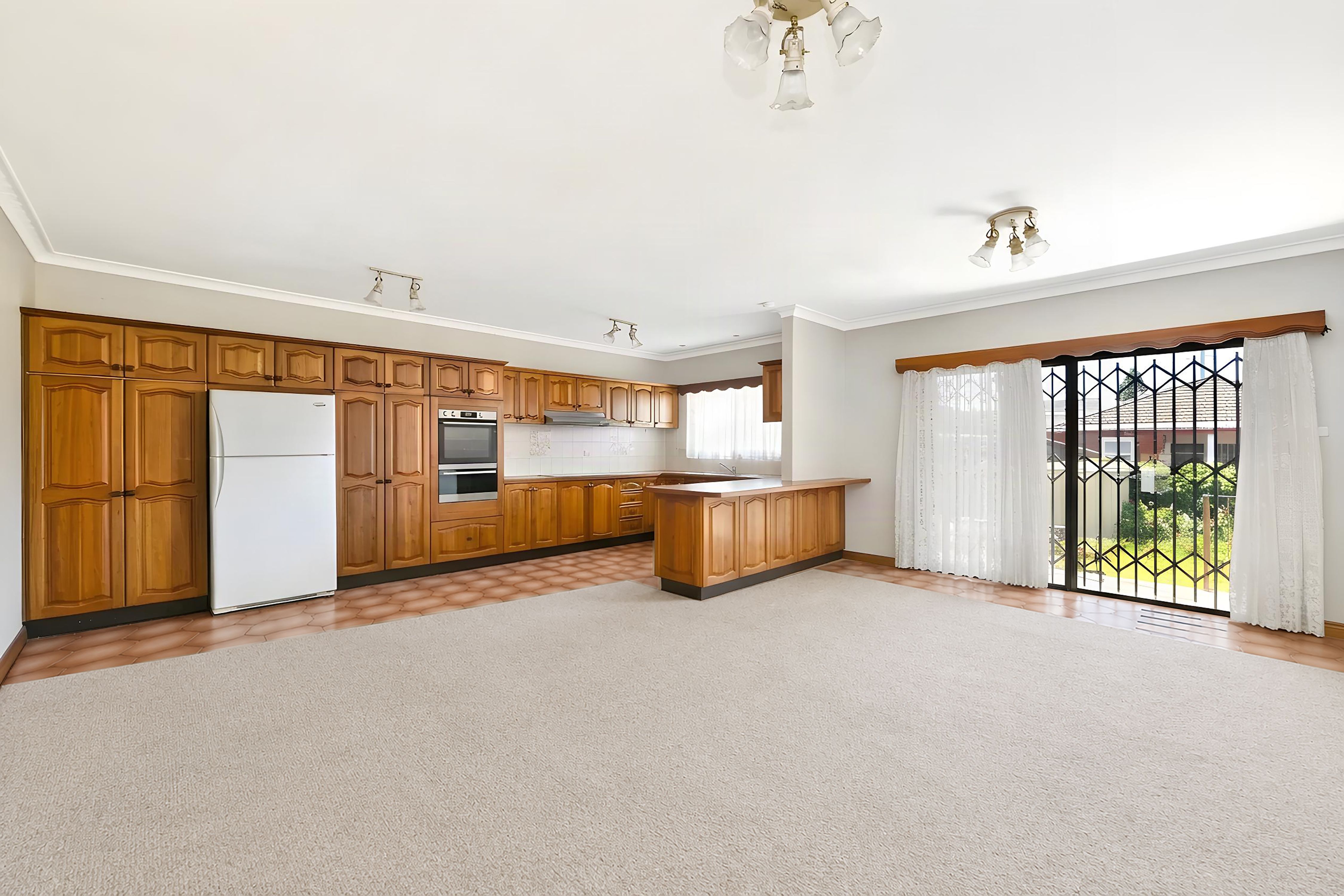 130 Boyce Road — photo 7 of 11