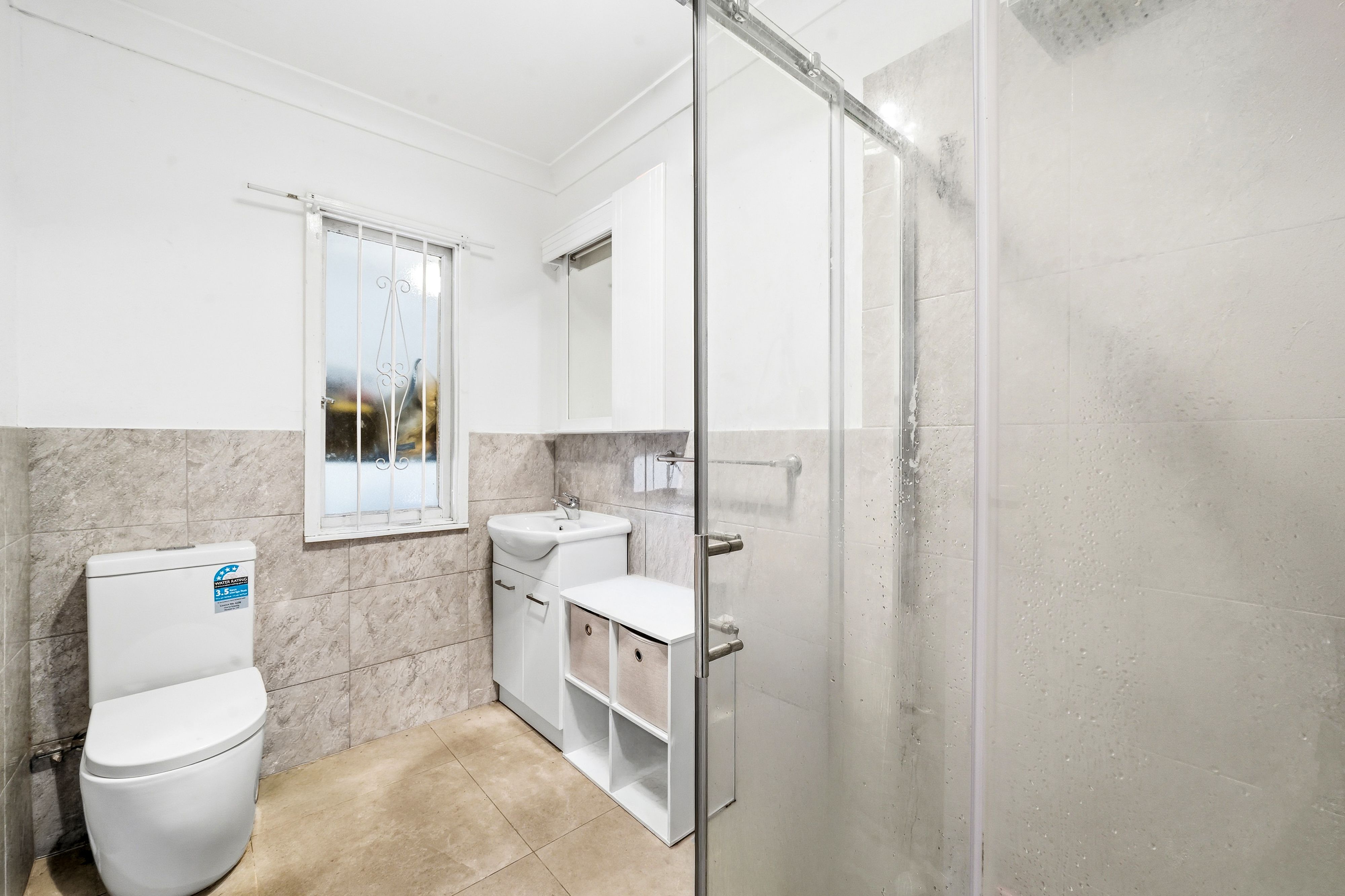 9 Parkes Crescent — photo 10 of 14