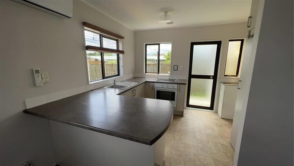 2/46 Old Wairoa Road, Papakura, Papakura