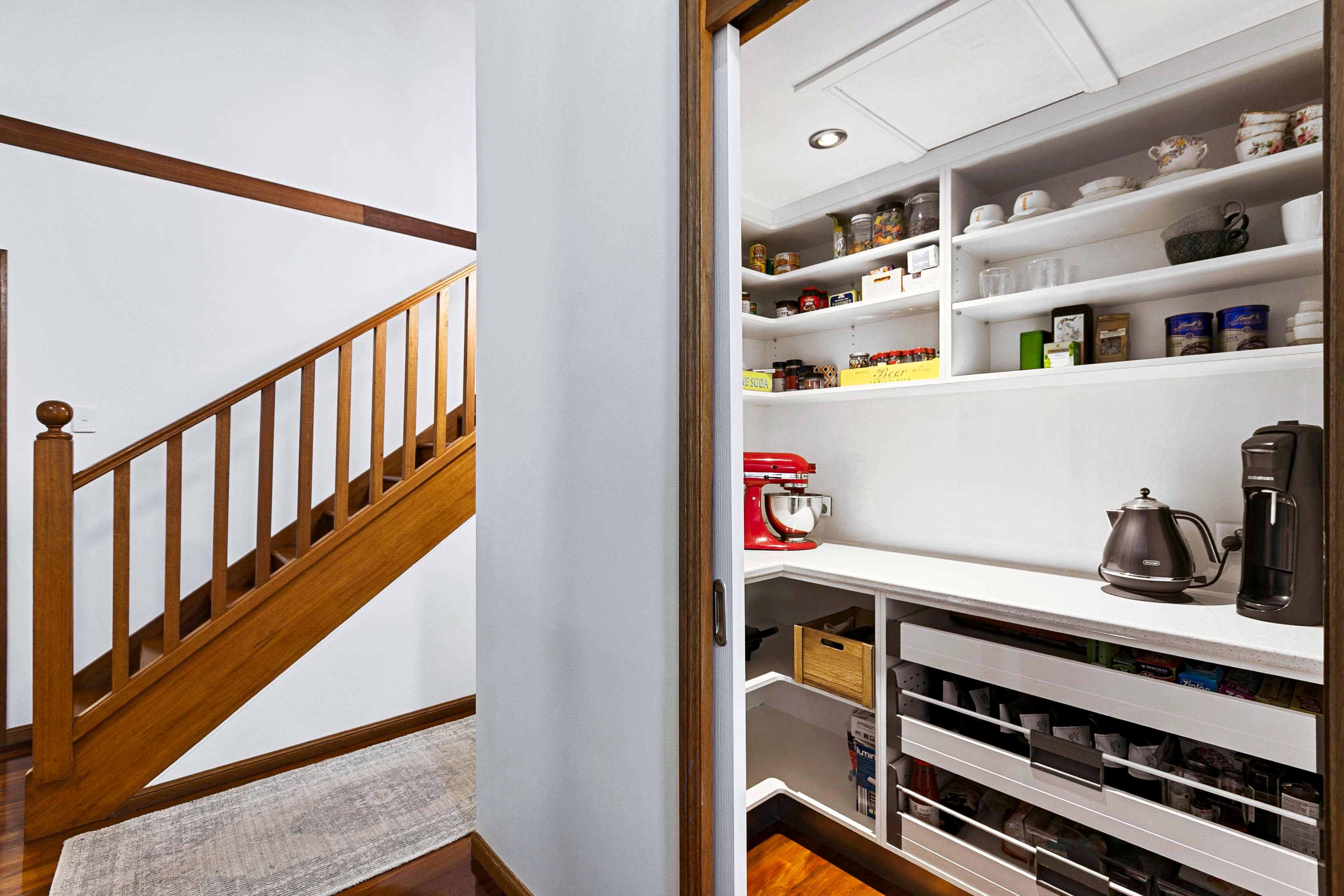 7 Windemere Road — photo 10 of 30