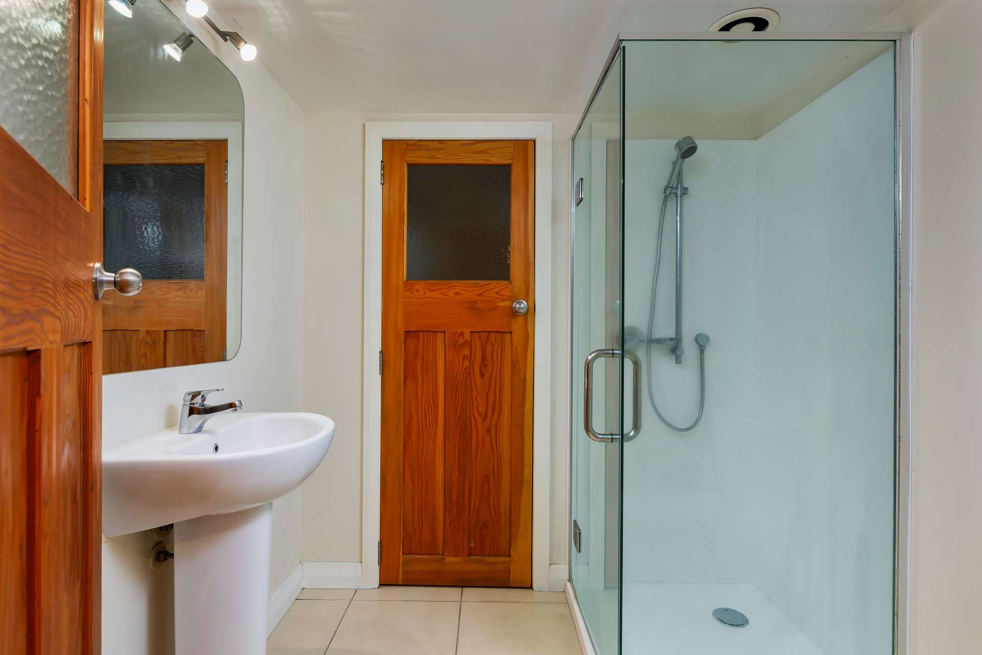 5 Tenterden Avenue photo 22
