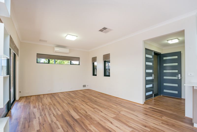 13a Crellin Way, Cloverdale, WA 6105