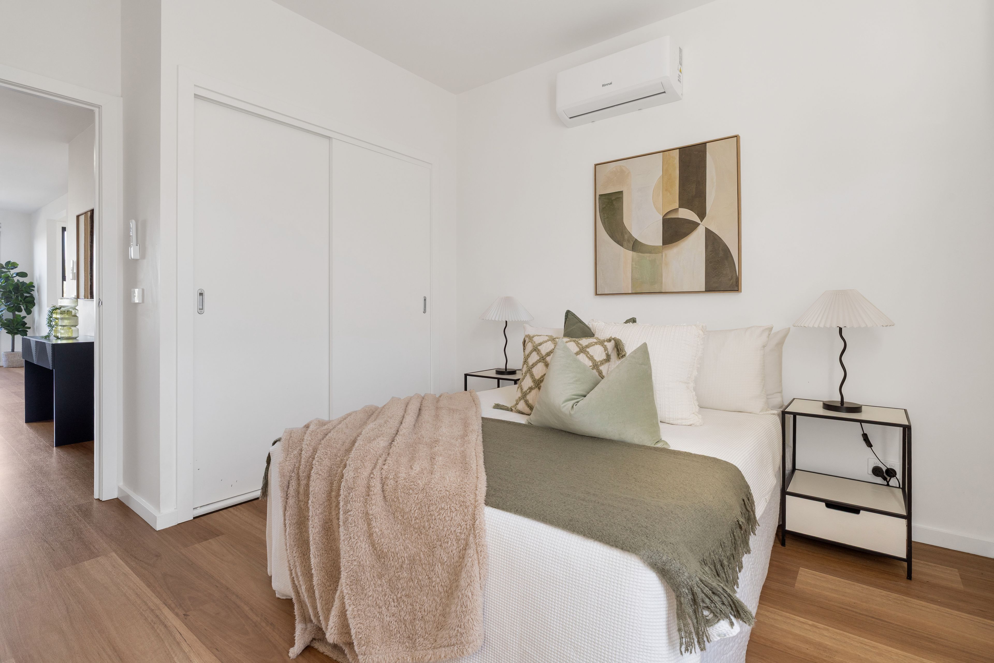 2/10 Mackillop Street — photo 4 of 14