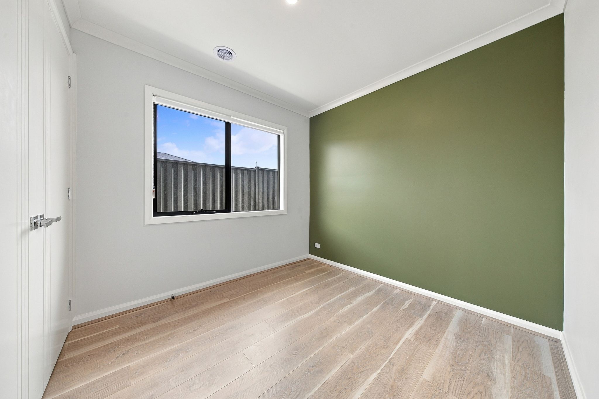 99 Goldfields Boulevard — photo 8 of 13