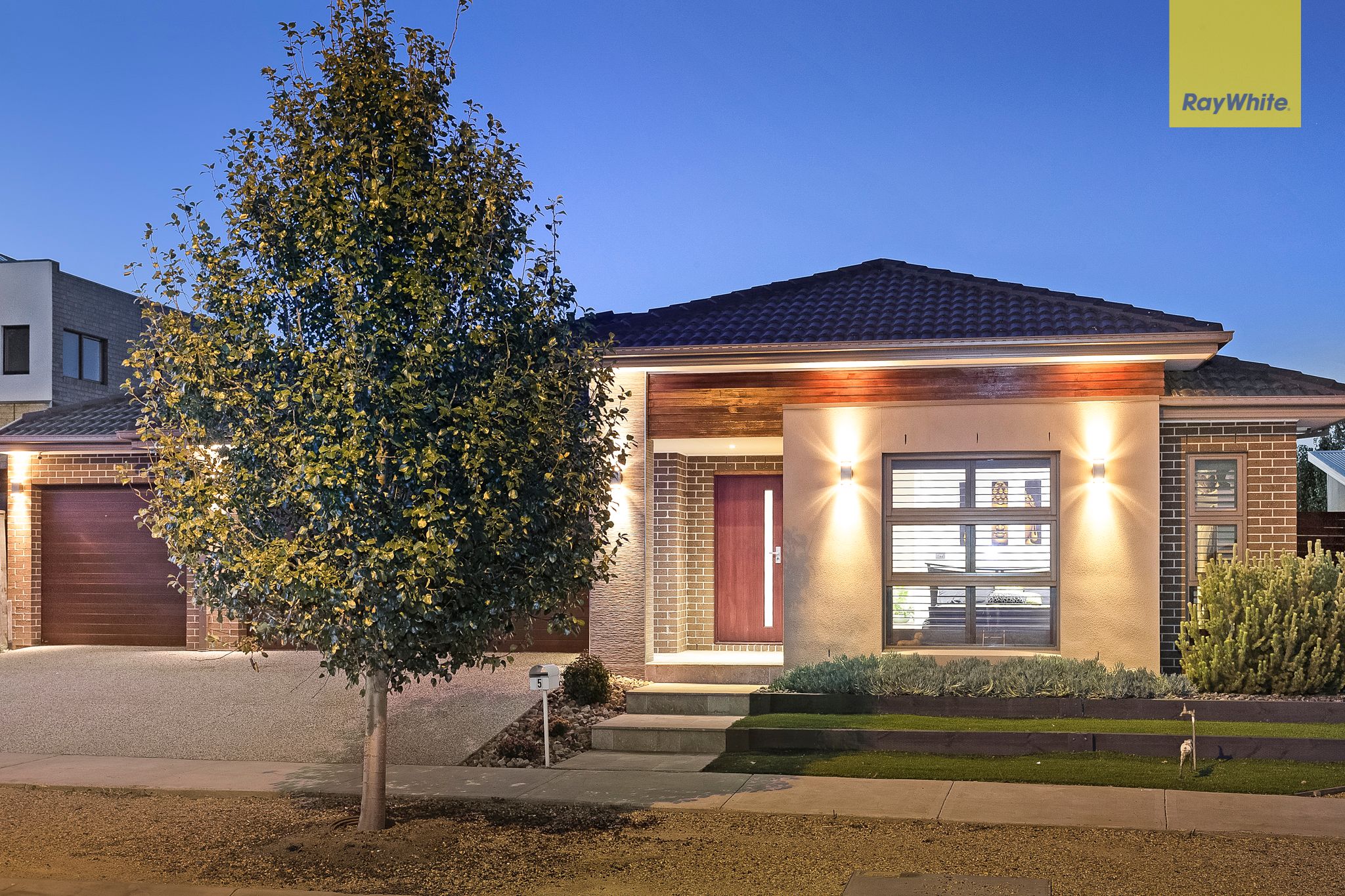 5 Balerno Way, Taylors Hill, VIC 3037
