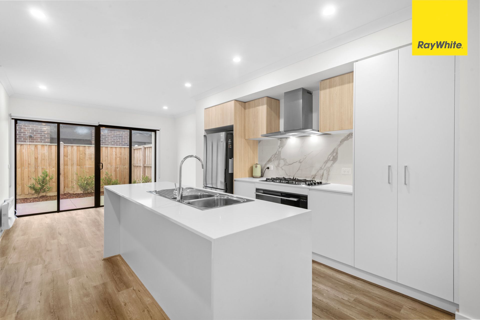 101 Shelterbelt Avenue — photo 4 of 18