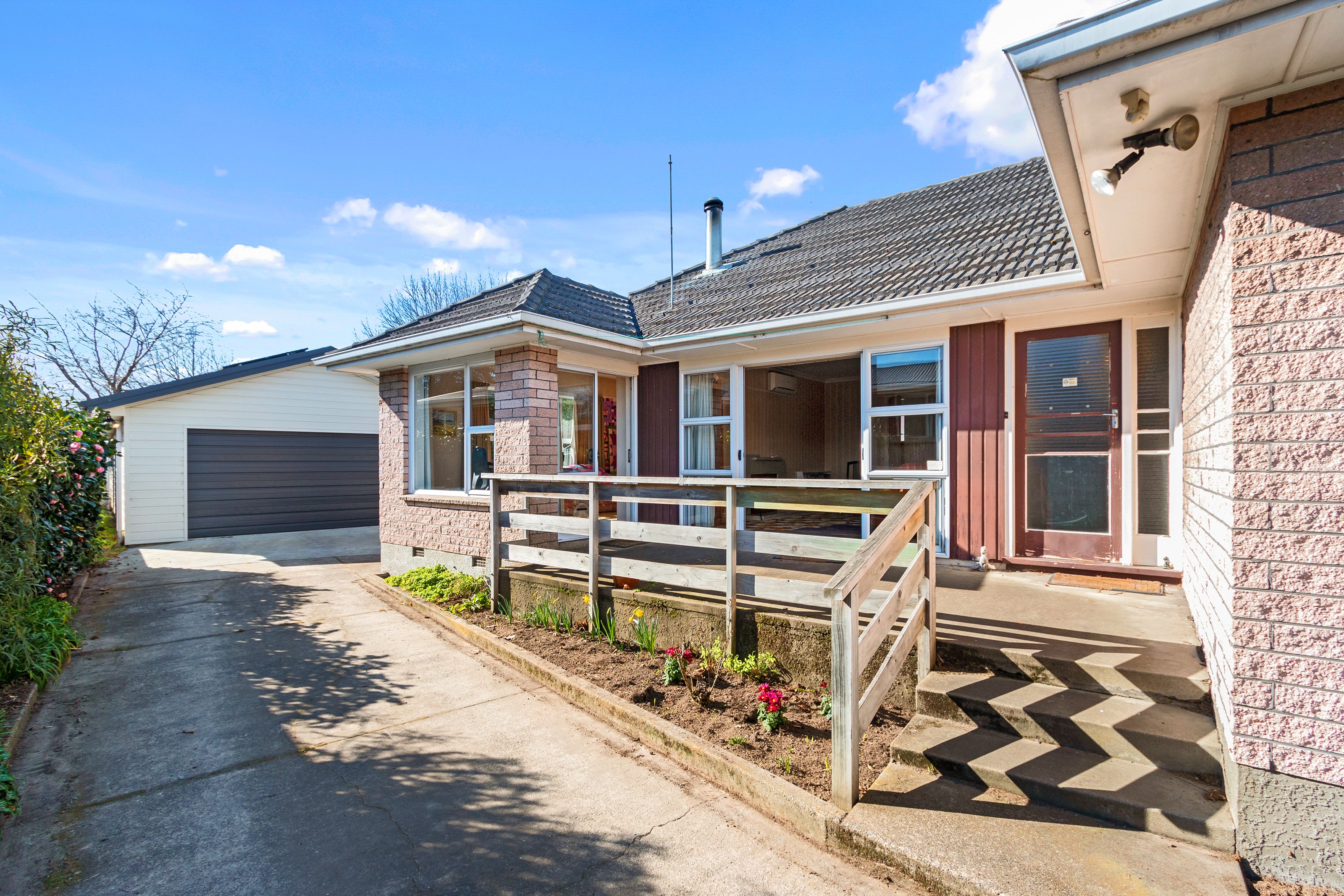 16 Gladson Avenue, Upper Riccarton, Christchurch City