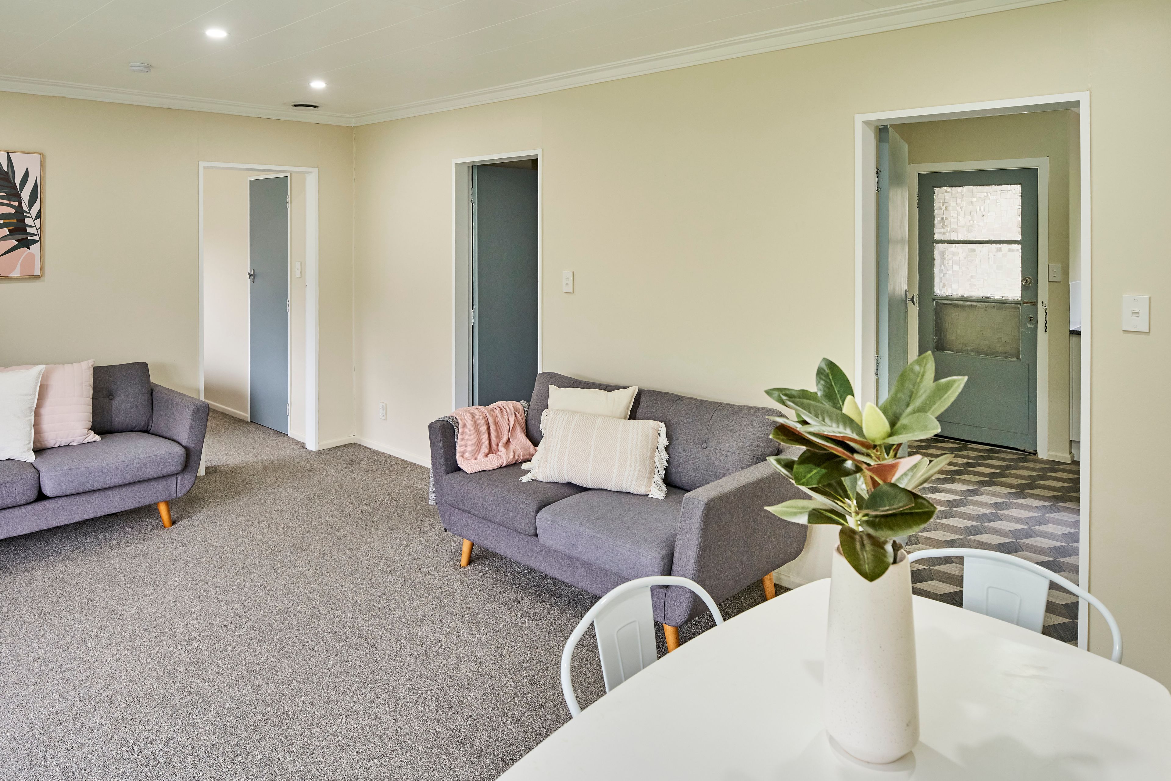 2/13 Linden Avenue, Tawa, Wellington City