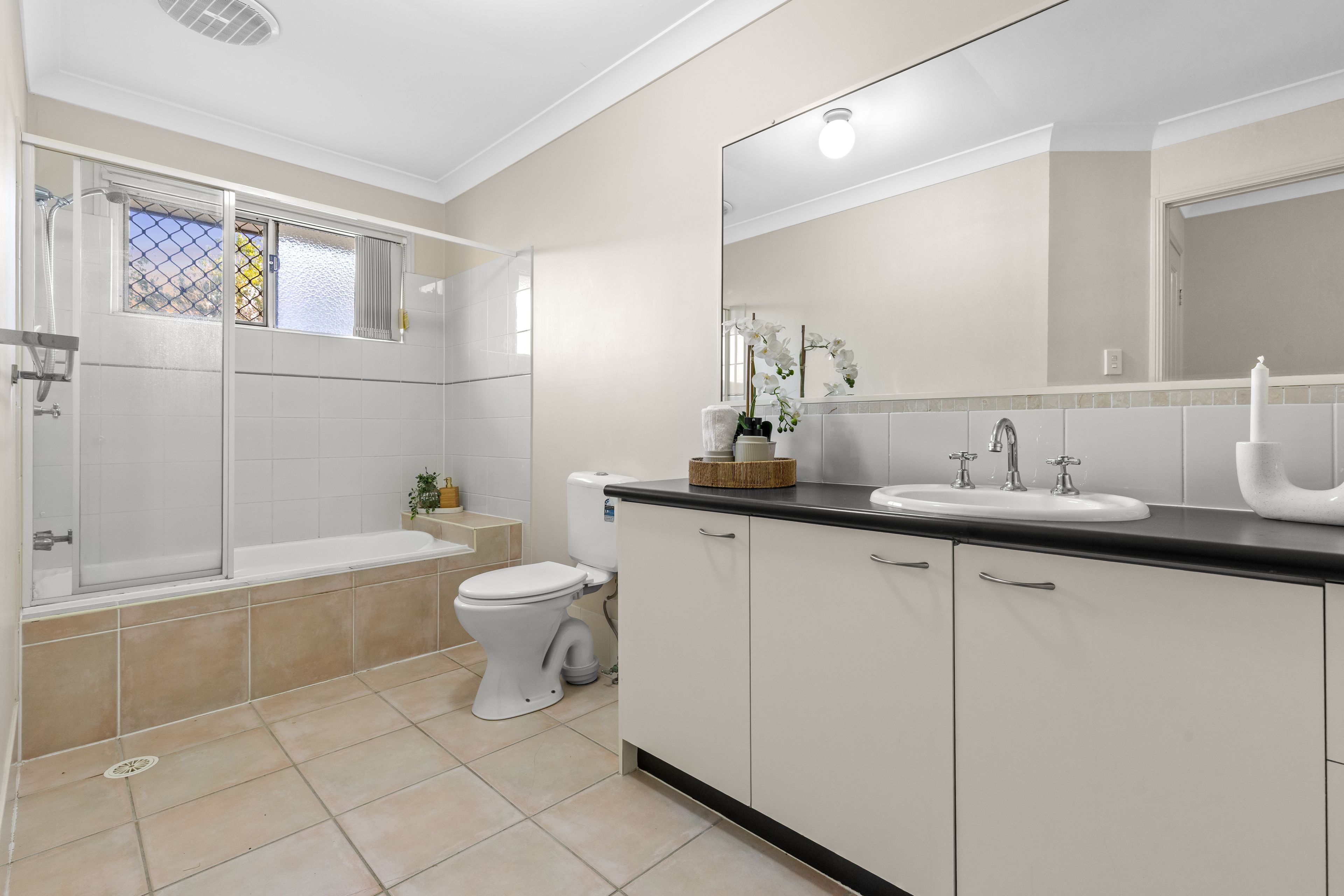 24/21 Chessom Street — photo 11 of 17