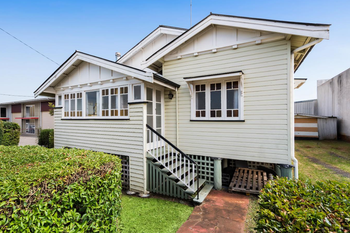 3 Robertson Street, South Toowoomba, QLD 4350