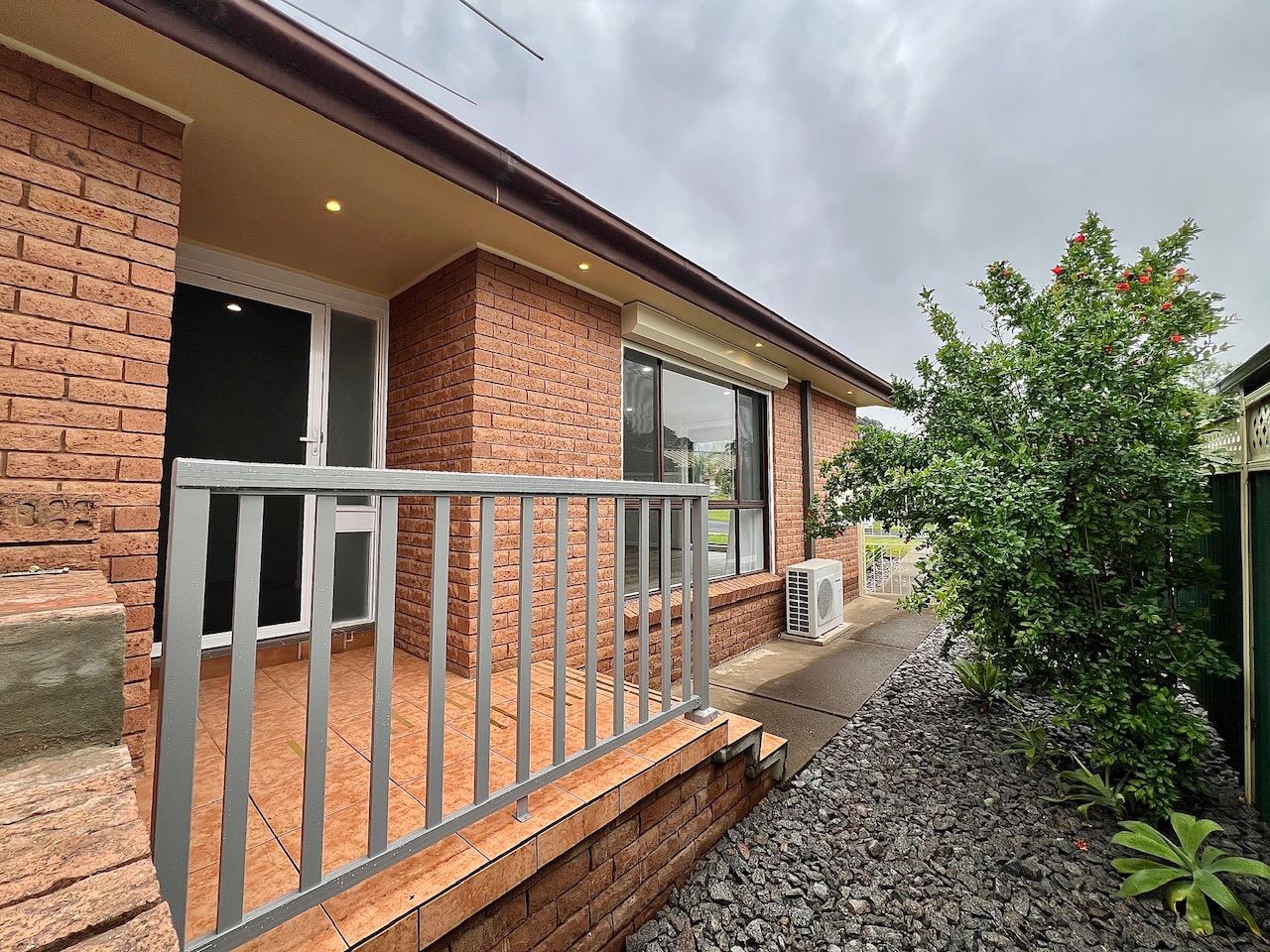 10 Elbe Place, Kearns, NSW 2558