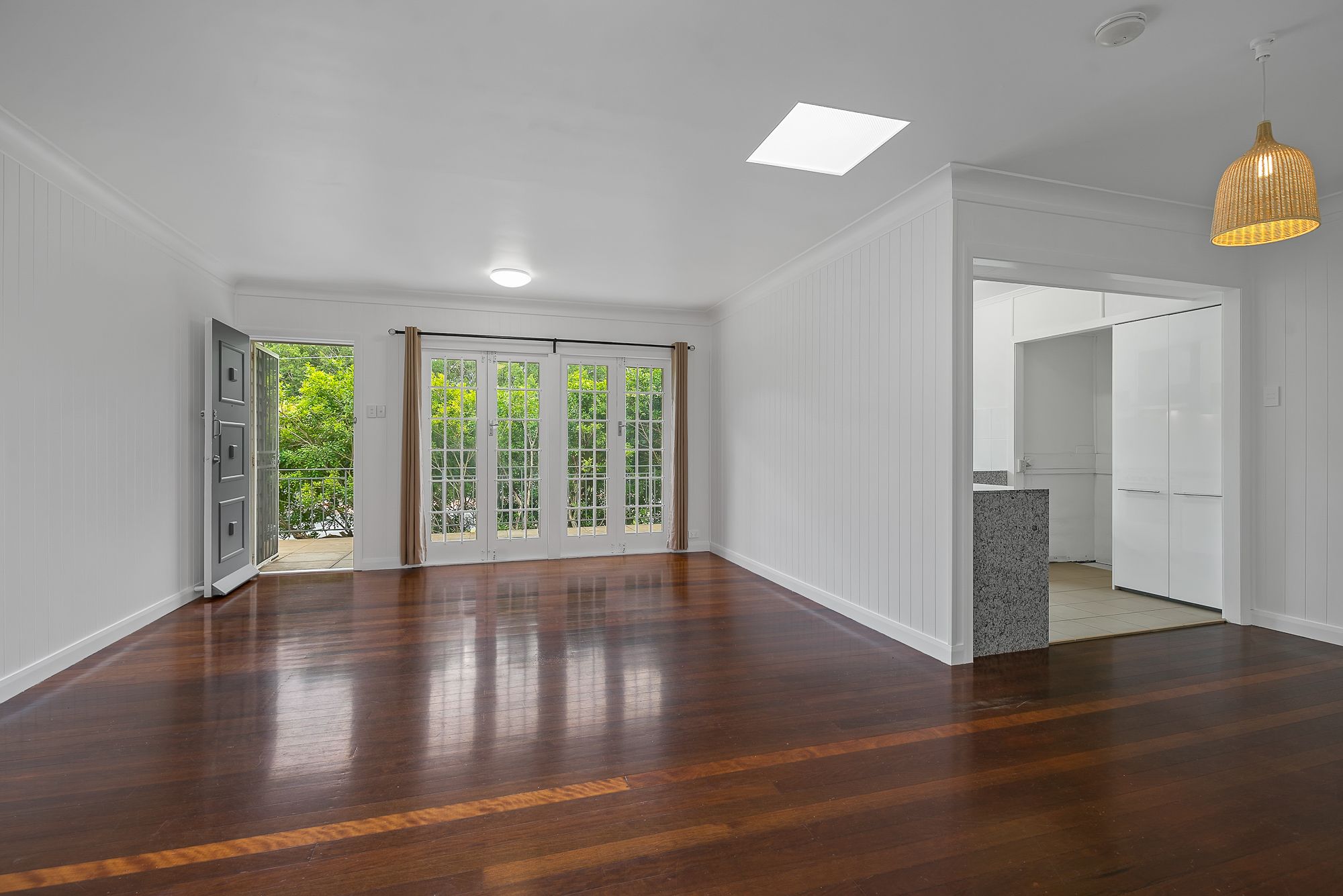 653 Moggill Road — photo 5 of 9